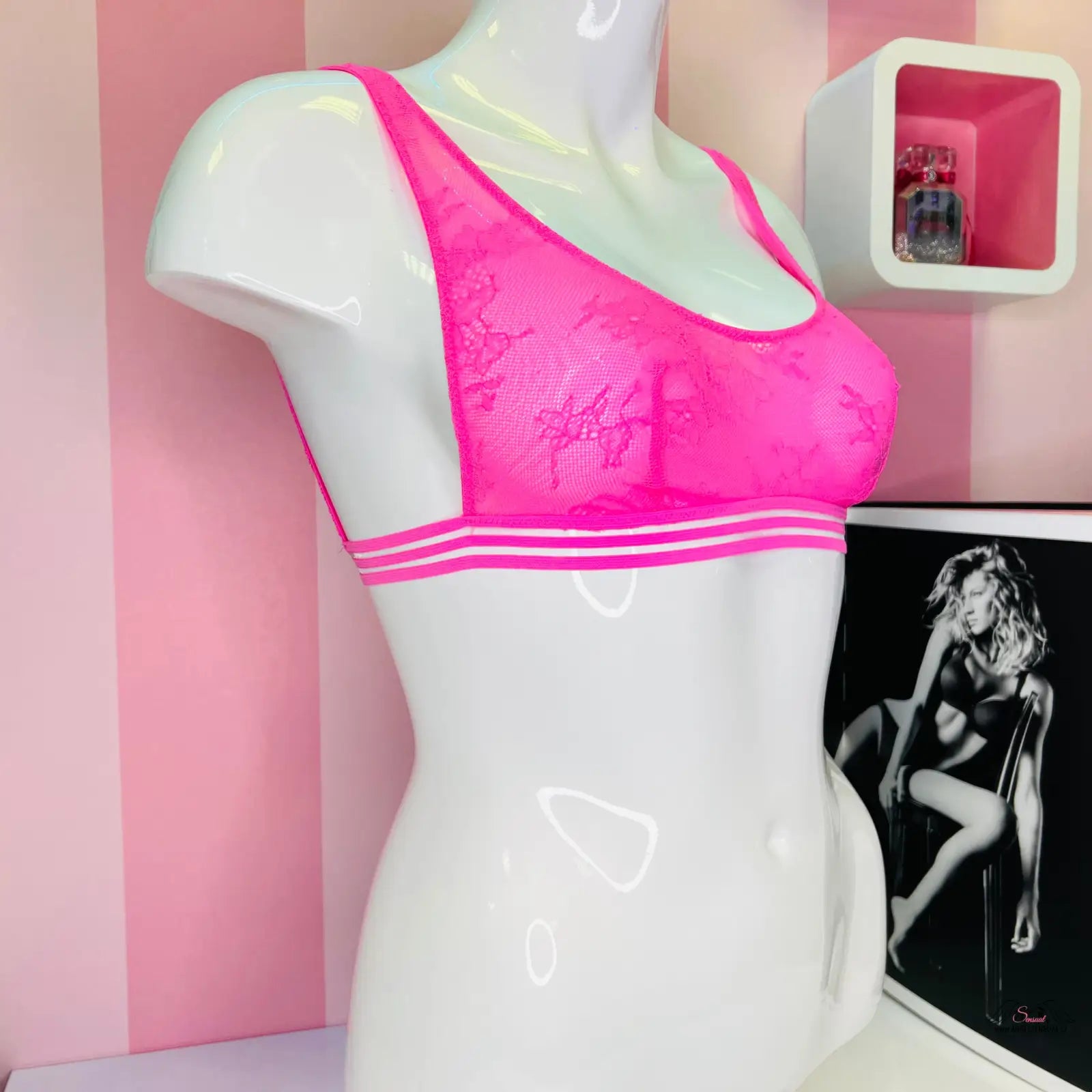 Svítivě růžová krajková braletka Victoria’s Secret Růžová Krajková