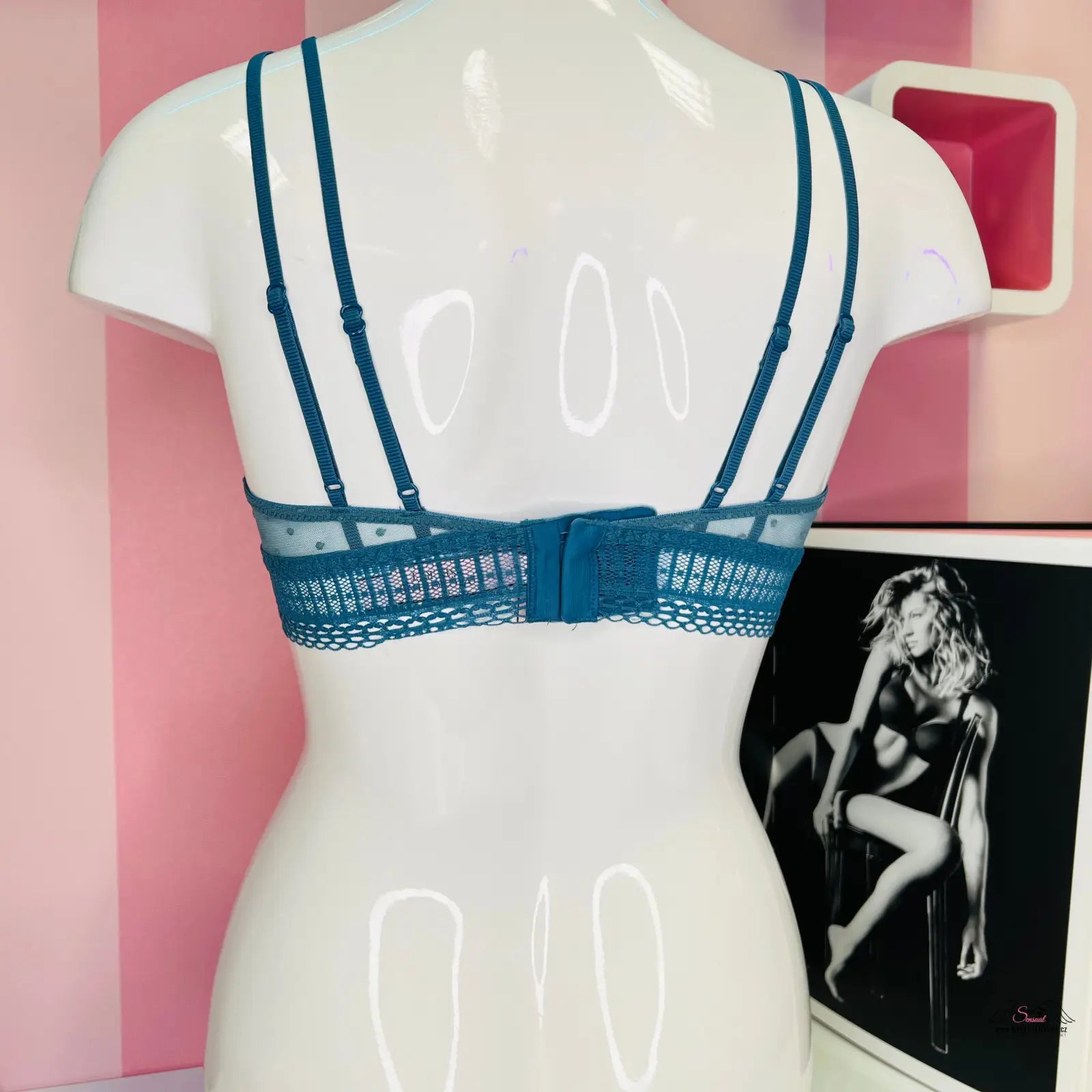 Vzorovaná teal vzdušná braletka s dvojitými ramínky od Victoria’s Secret