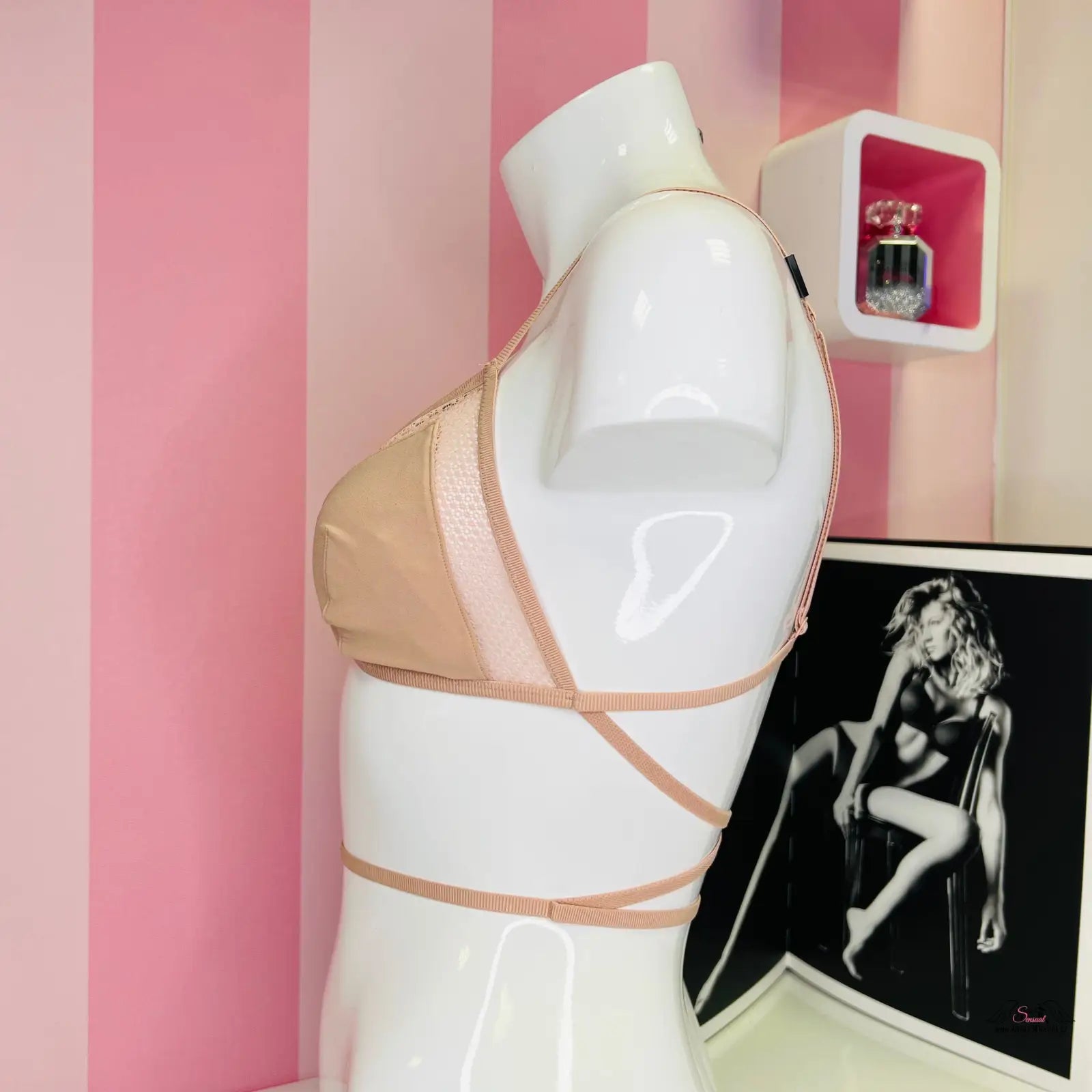 Victoria’s Secret bralet tělové barvy s ozdobnými pásky a wrap-around straps