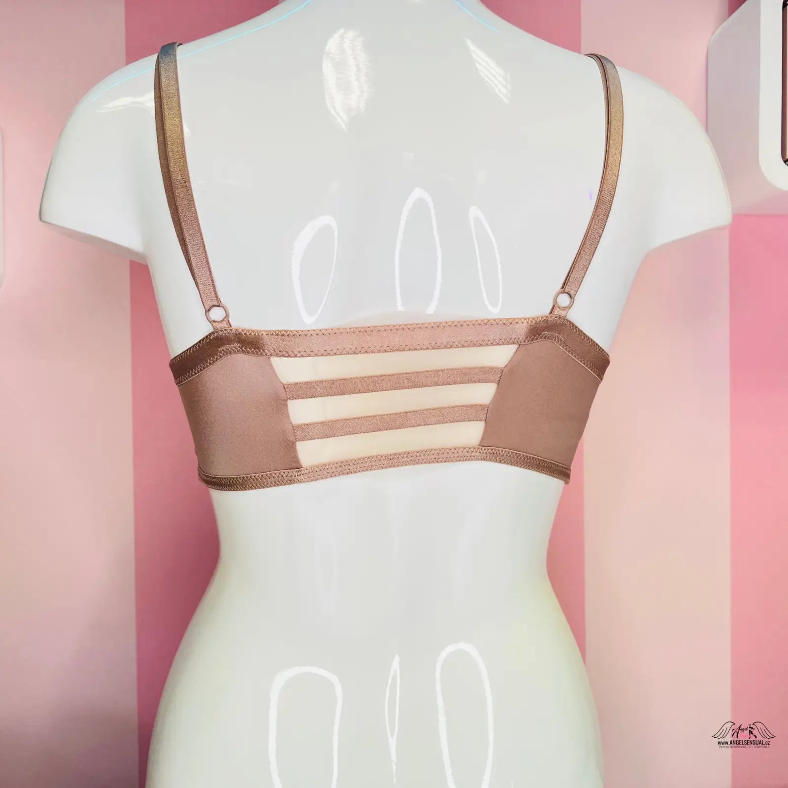 Nude-colored stretch bralette s horizontálními pásky na bílém manekýnu, Victoria’s Secret