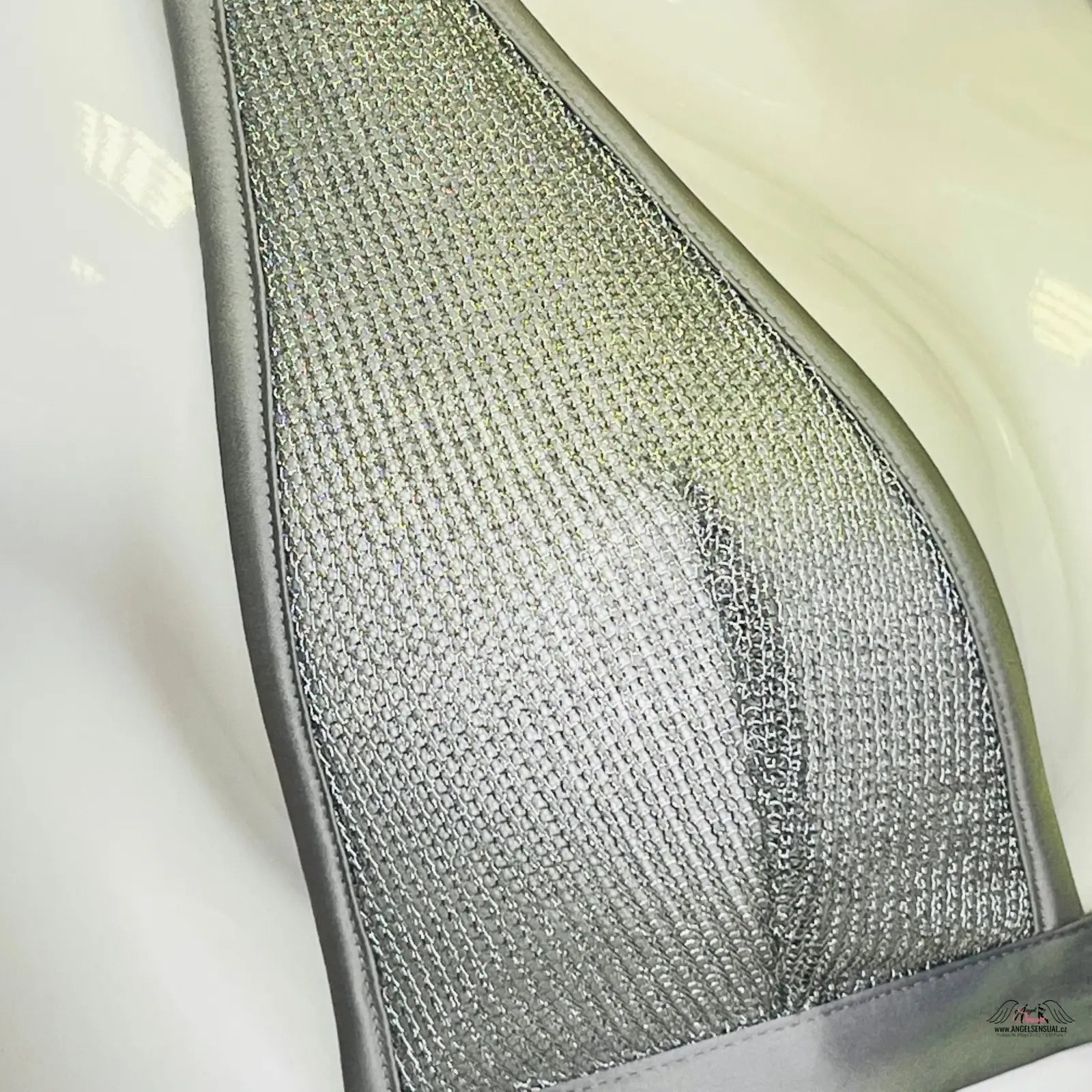 Metallic mesh žehlicí podložka s reflexním povrchem pro krásným odleskem