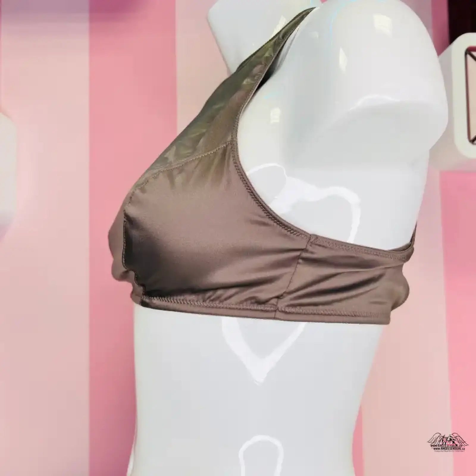 Taupeová podprsenka Victoria’s Secret na modelu, ideální pro lingerie a apparel & accessories