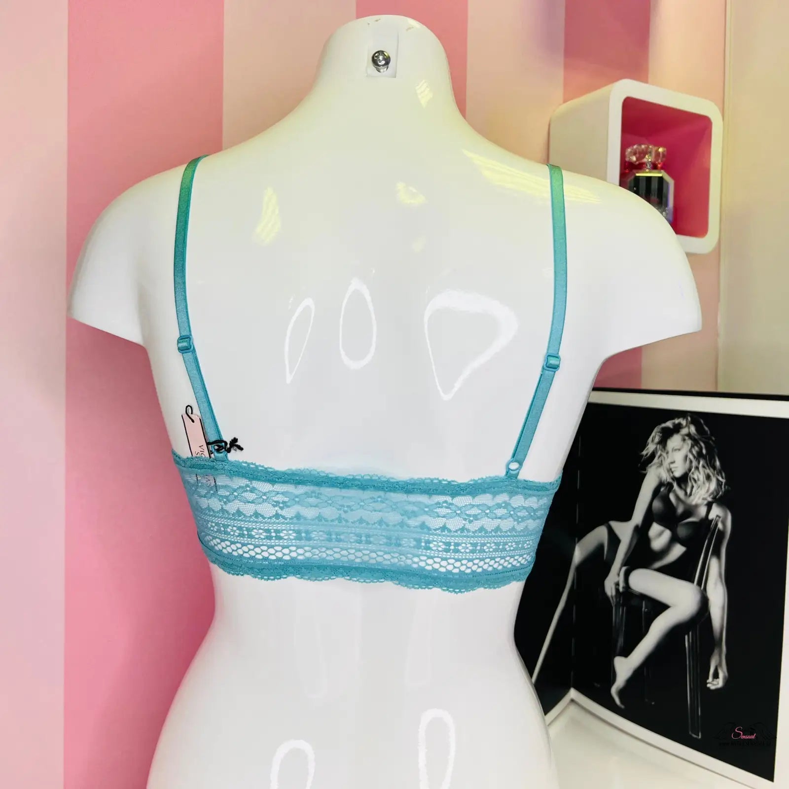 Stylová braleta Victoria’s Secret s obrázkem ženy a krajkovou aplikací