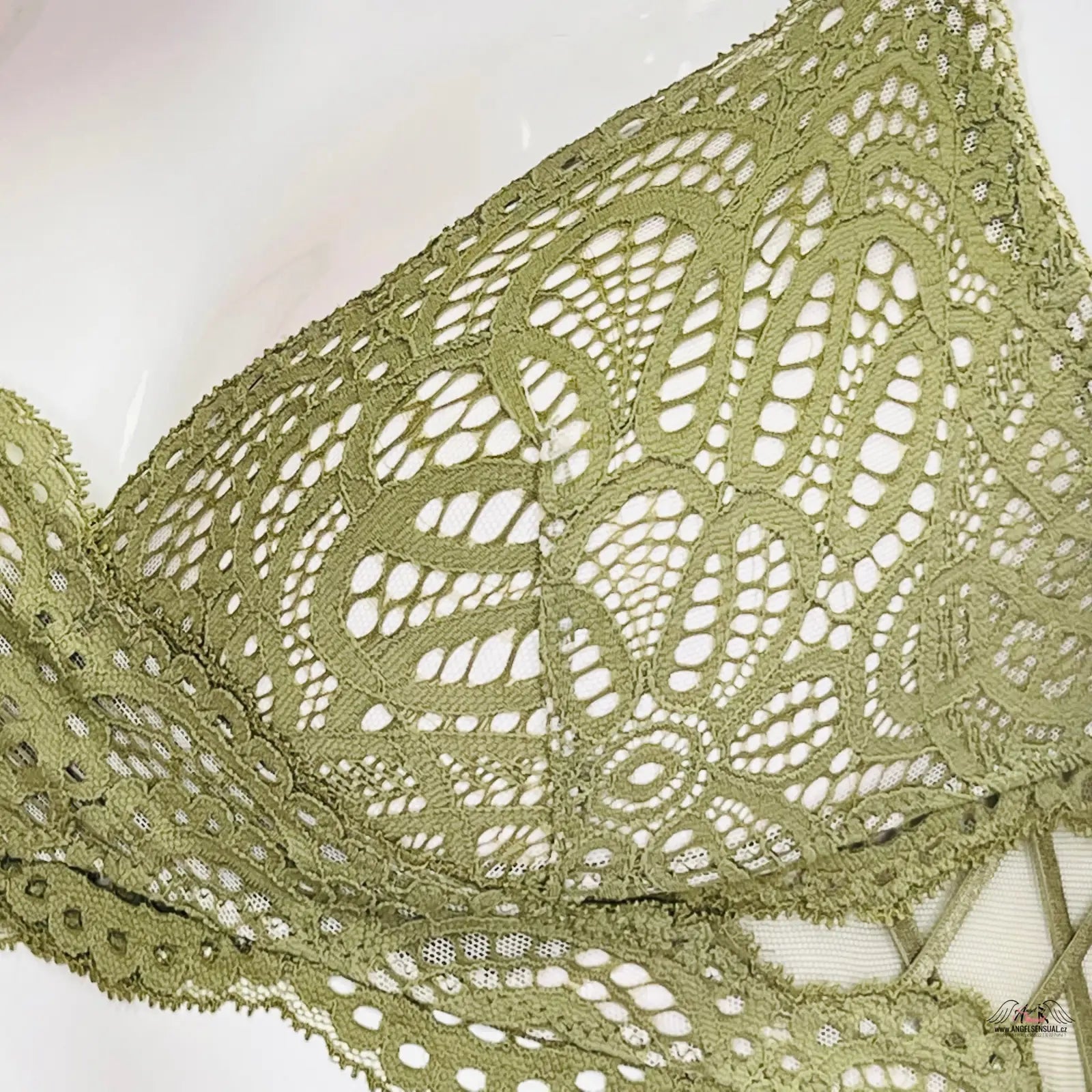 Zelená krajková braletka Victoria’s Secret s nastavitelnými ramínky a lacy design