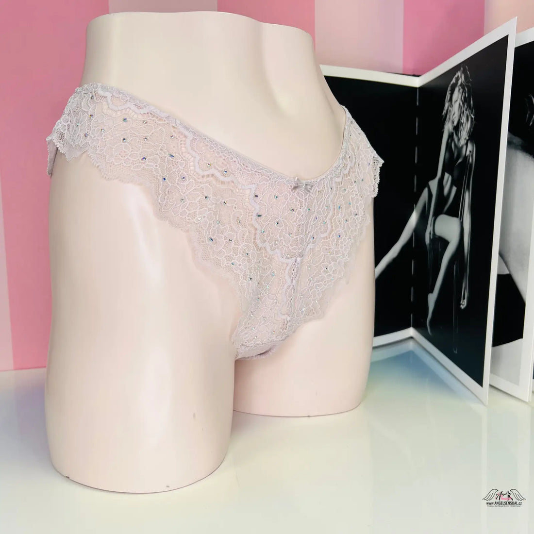 Victoria’s Secret svůdné krajkové kalhotky typu brazilky s rhinestone embellishments