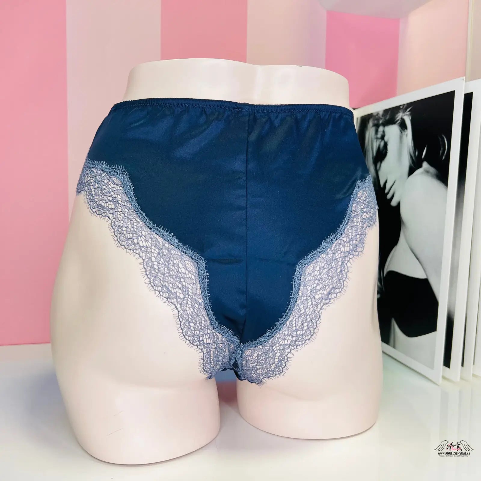 Dámské brazilské kalhotky Victoria’s Secret s modrobílou ozdobnou krajkou
