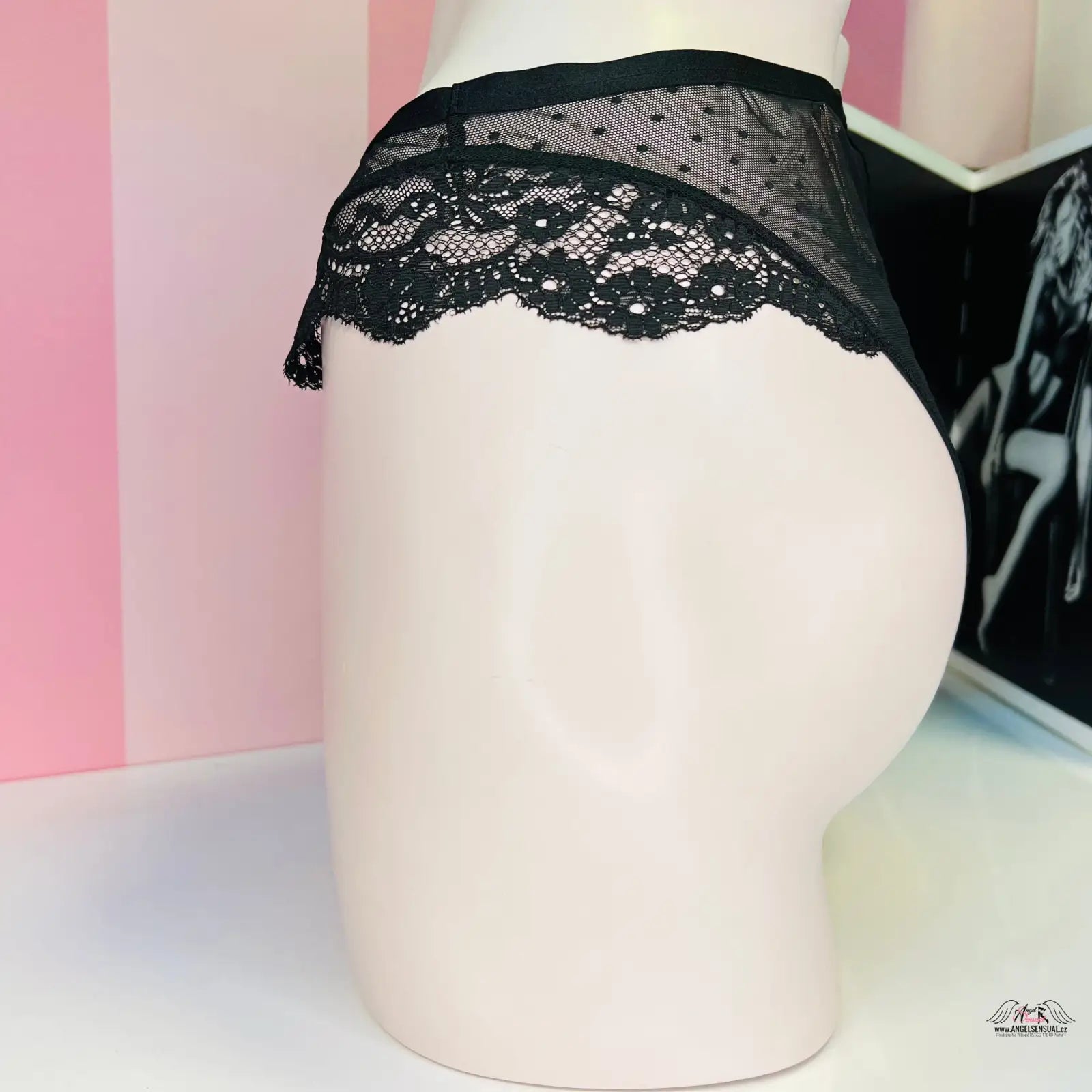 Elegantní síťované brazilky Victoria’s Secret s vysokým pasem a černým krajkovým designem
