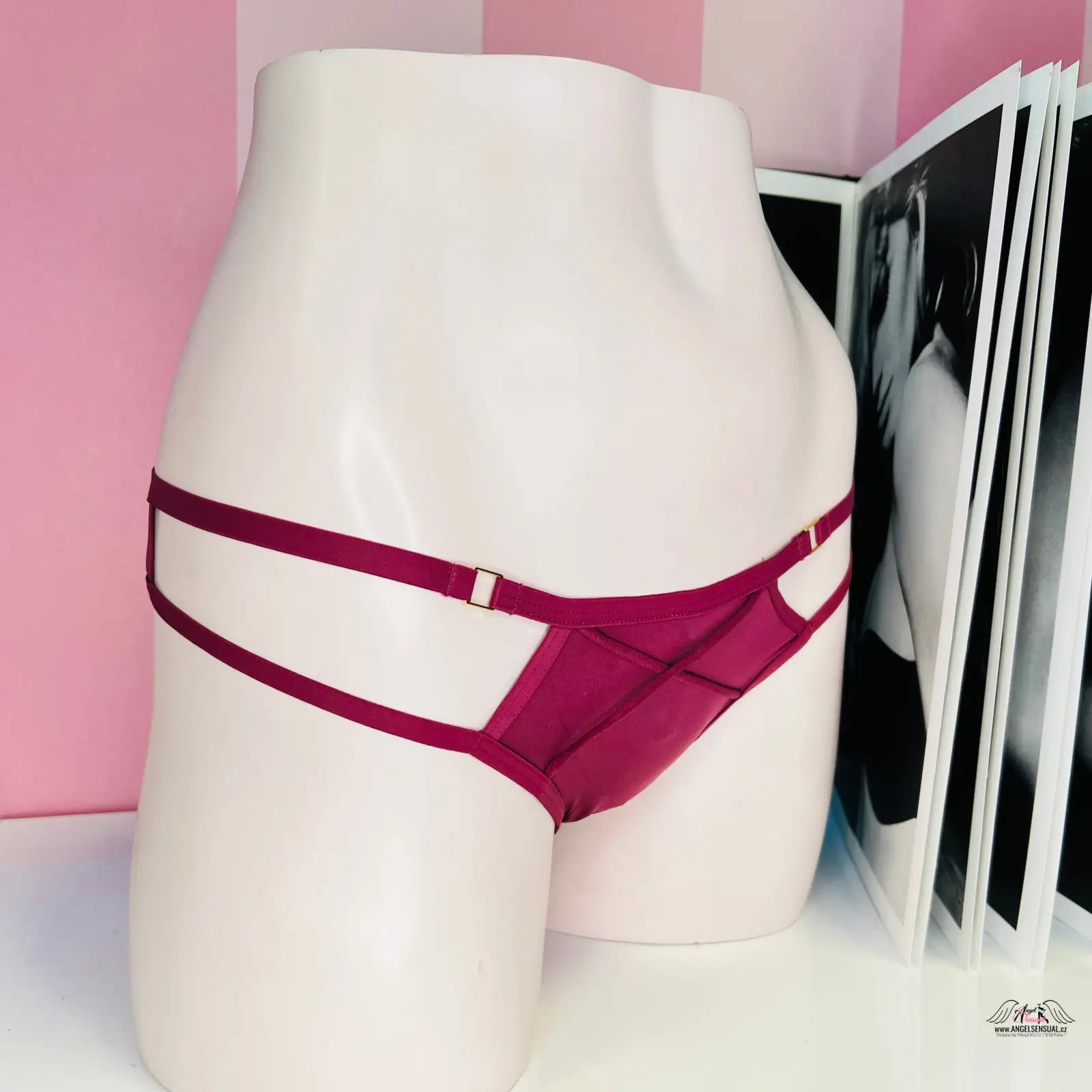Victoria’s Secret Elegantní Tanga s úzkými pásky a elegantně řešeným designem