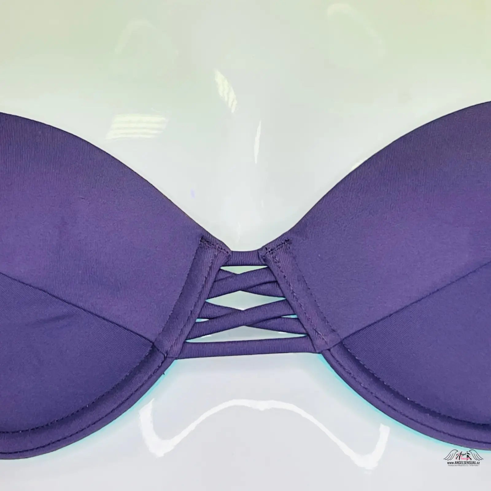 Purple horní díl plavek s ozdobnými šňůrkami a criss-cross lacing