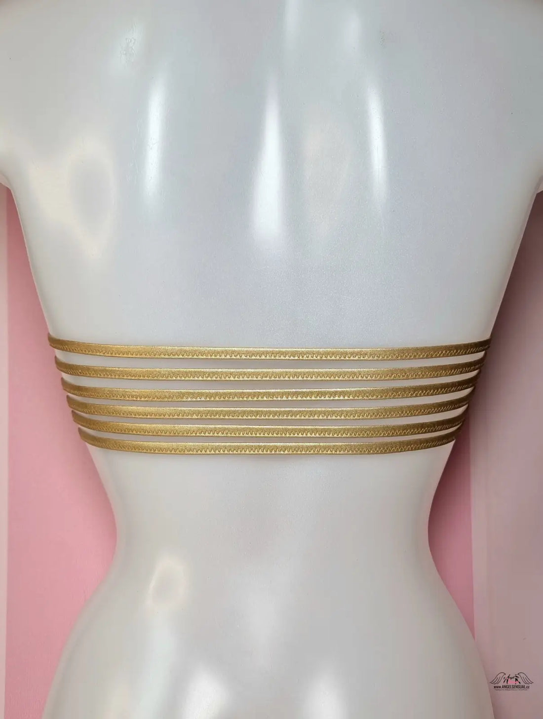 Zlatý pásek top na manekýnu z kategorie apparel & accessories, lingerie, sleepwear & loungewear