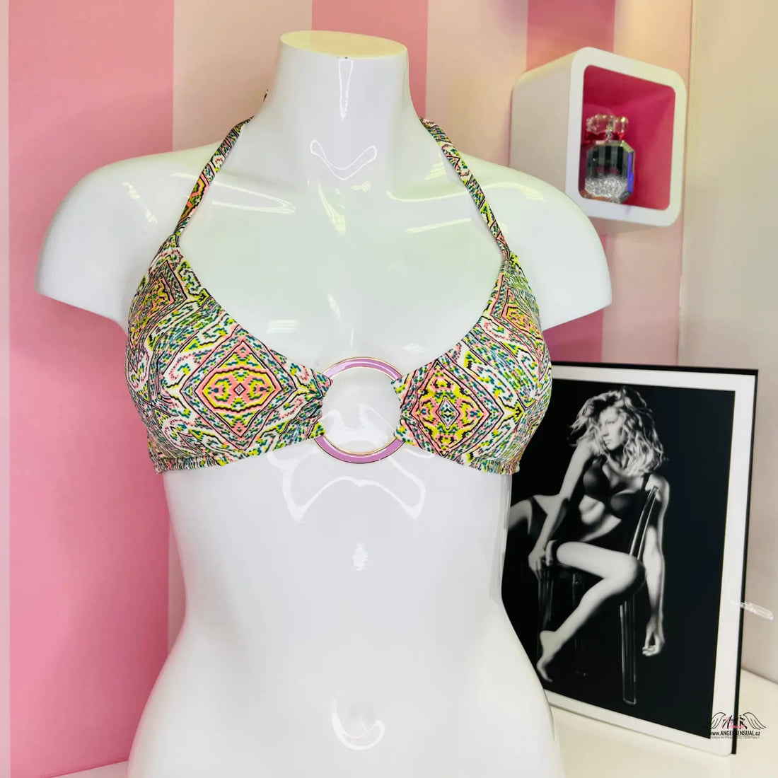 Patterned halter bikini top with metal ring, sexy horní díl plavek, horní díl s kovovým akcentem