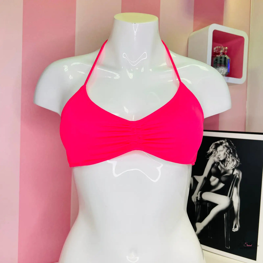 Bright pink halter bikini top Victoria’s Secret Horní Díl Plavek s lehkým řasením