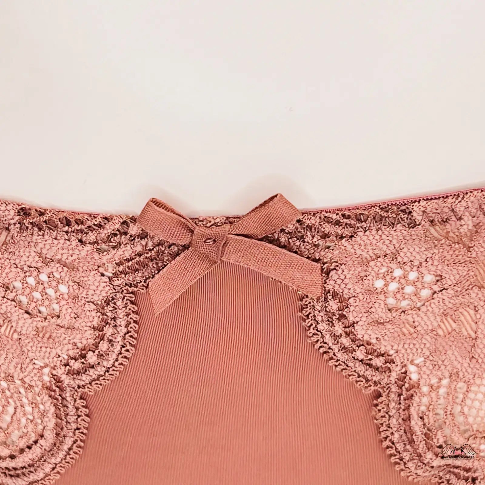 Delikátní růžové krajkové kalhotky s jemnou krajkou a mašličkou, Victoria’s Secret