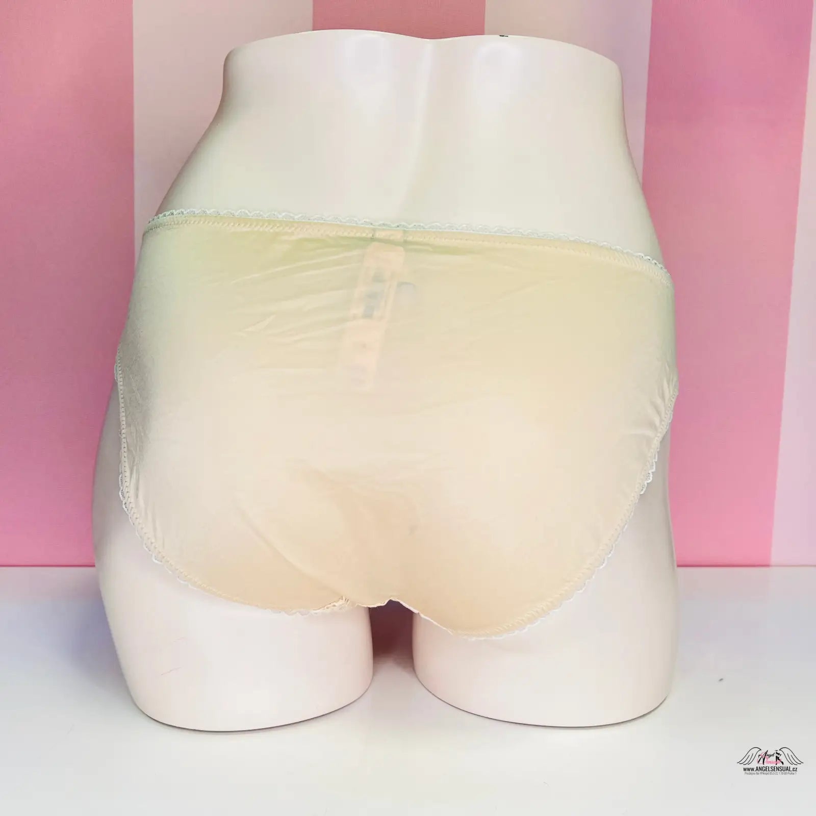Bílá manekýnská torza s luxusními jemnými kalhotkami Victoria’s Secret Kalhotky Krajkové s ozdobnou krajkou pro stylový vzhled