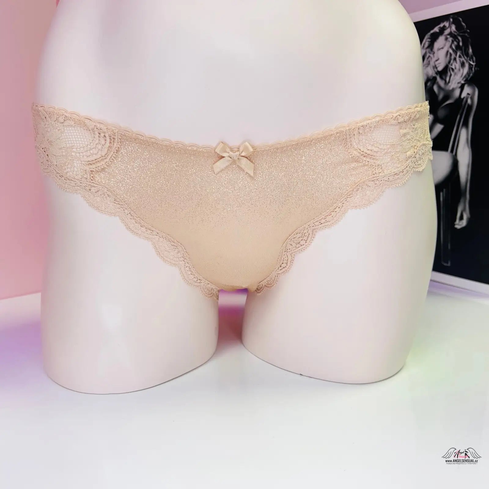 Victoria’s Secret svůdné krajkové cheekini kalhotky s malým mašličkovým detailem