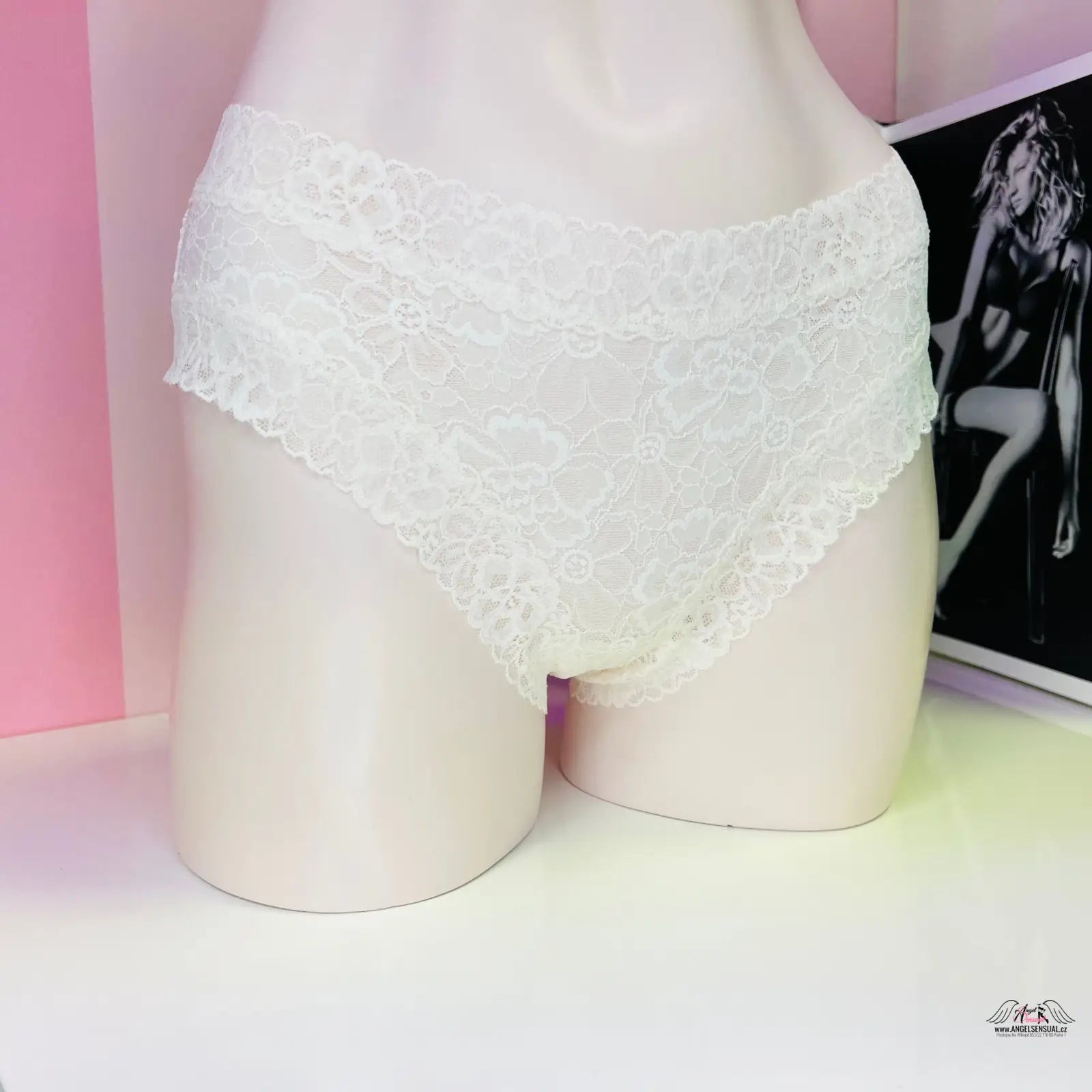 Bílé kalhotky Victoria’s Secret s krajkovým pasem a elegantním vzorem
