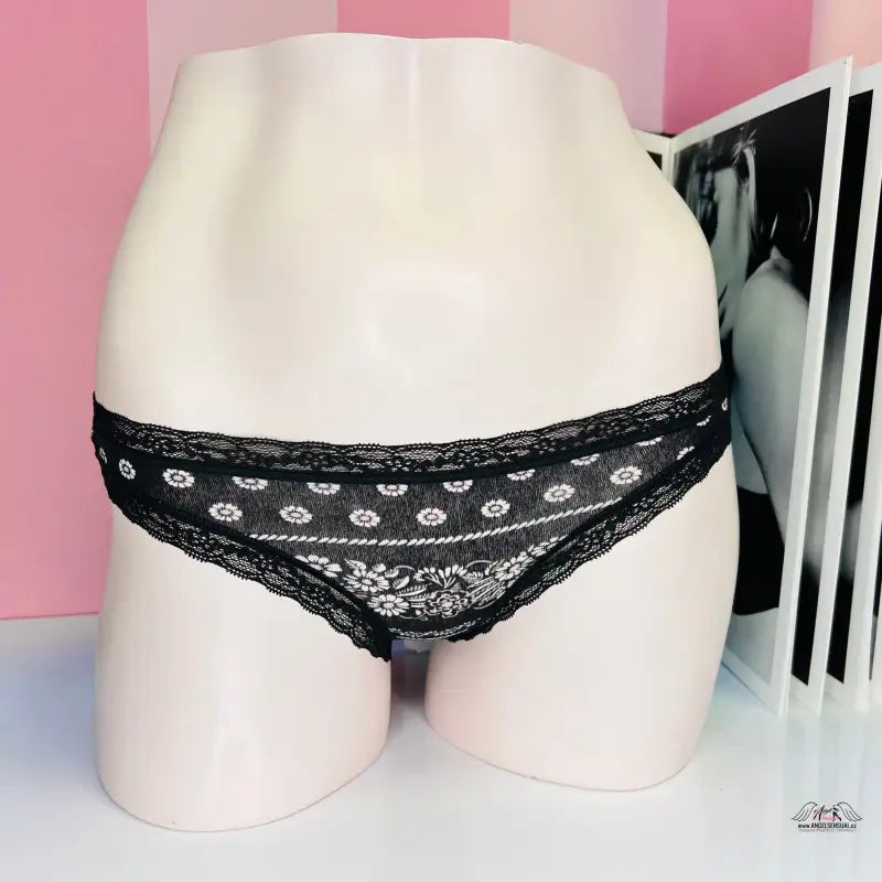 Vzorované bavlněné kalhotky s jemnou krajkou na modelu, Victoria’s Secret Kalhotky s Jemnou Krajkou