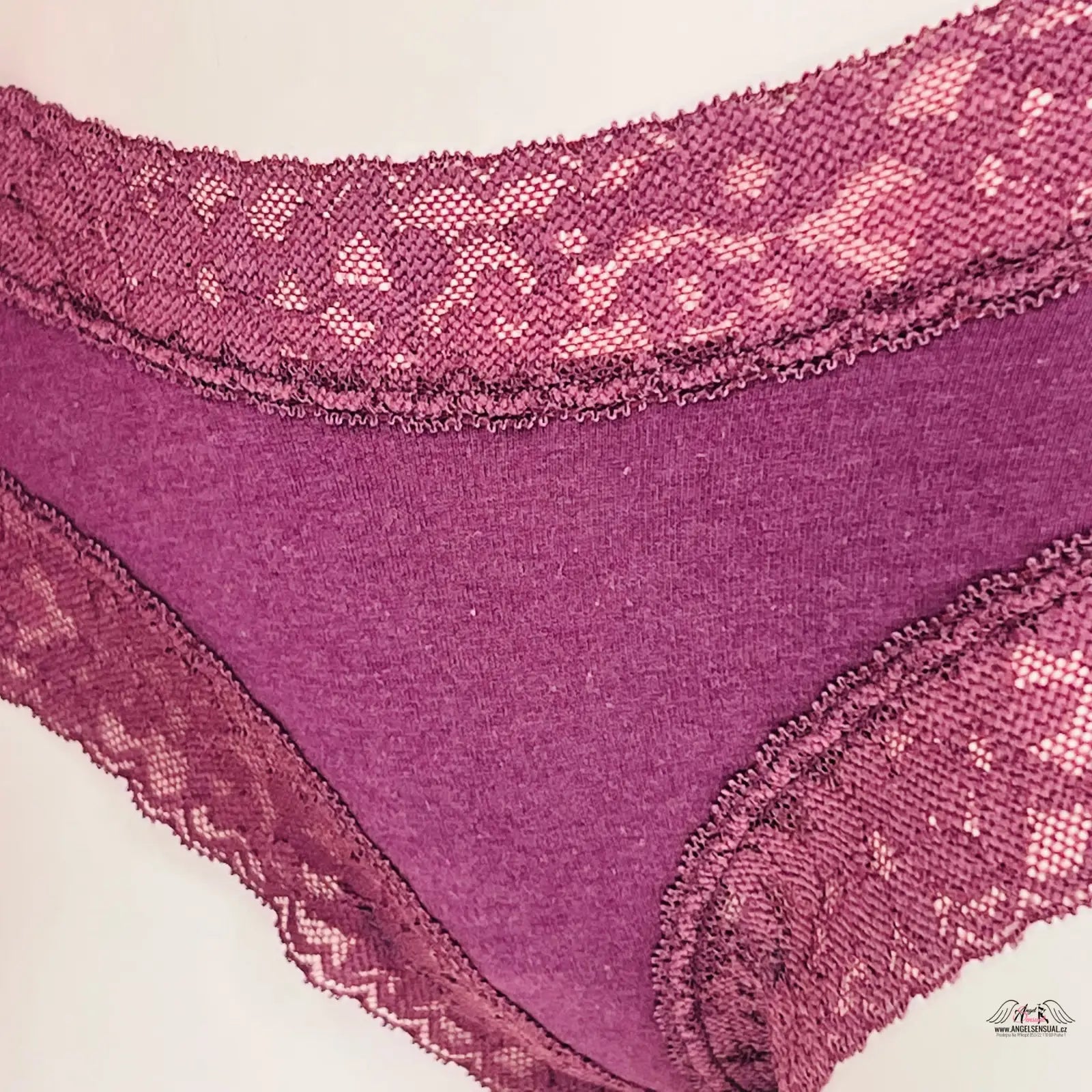 Maroon cotton panties with jemnou krajkou and bokové cheeky style from Victoria’s Secret