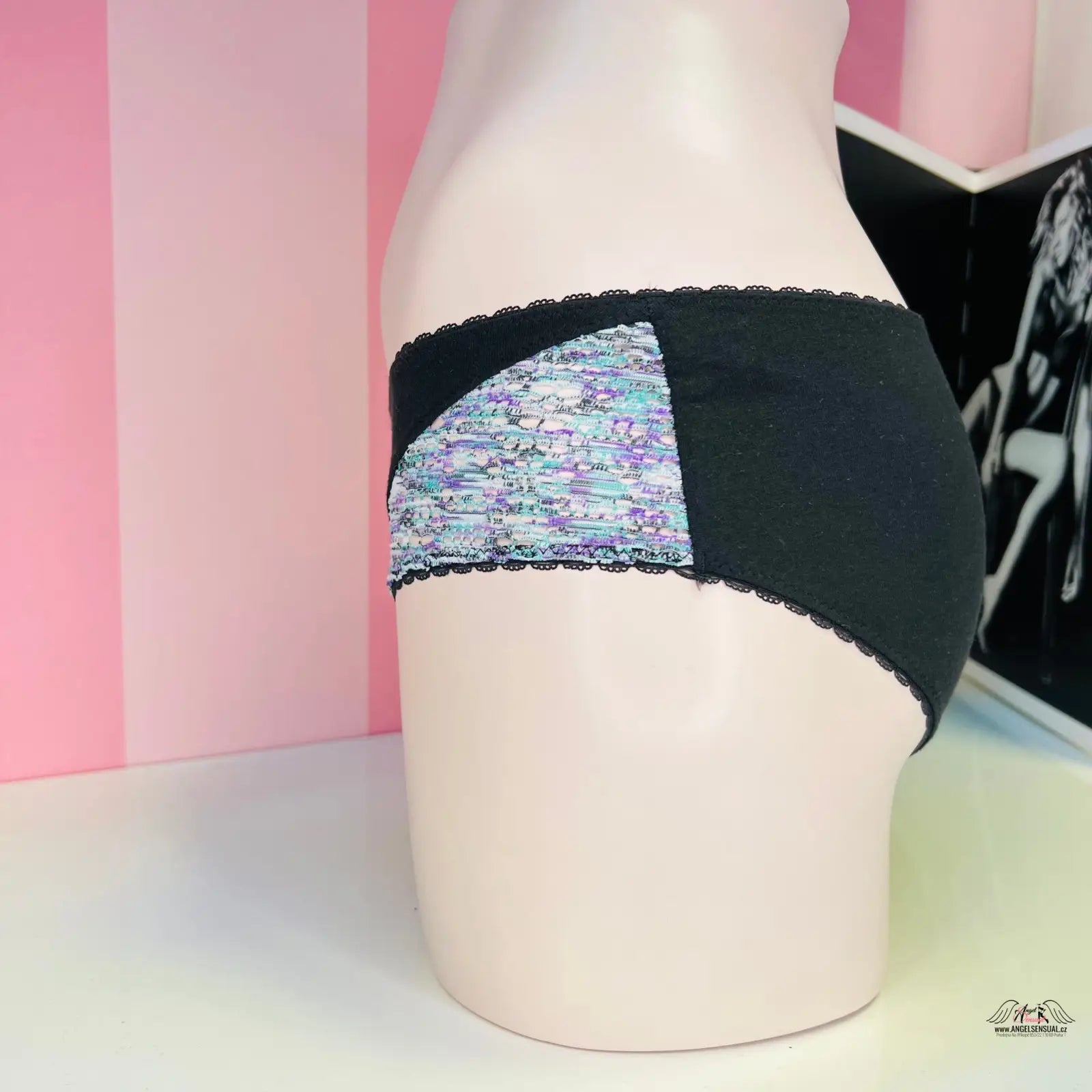 Black and floral women’s bavlněné kalhotky Victoria’s Secret Kalhotky s Krajkou