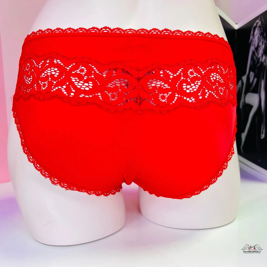 Červené krajkové bikiny kalhotky Victoria’s Secret s krajkovými detaily