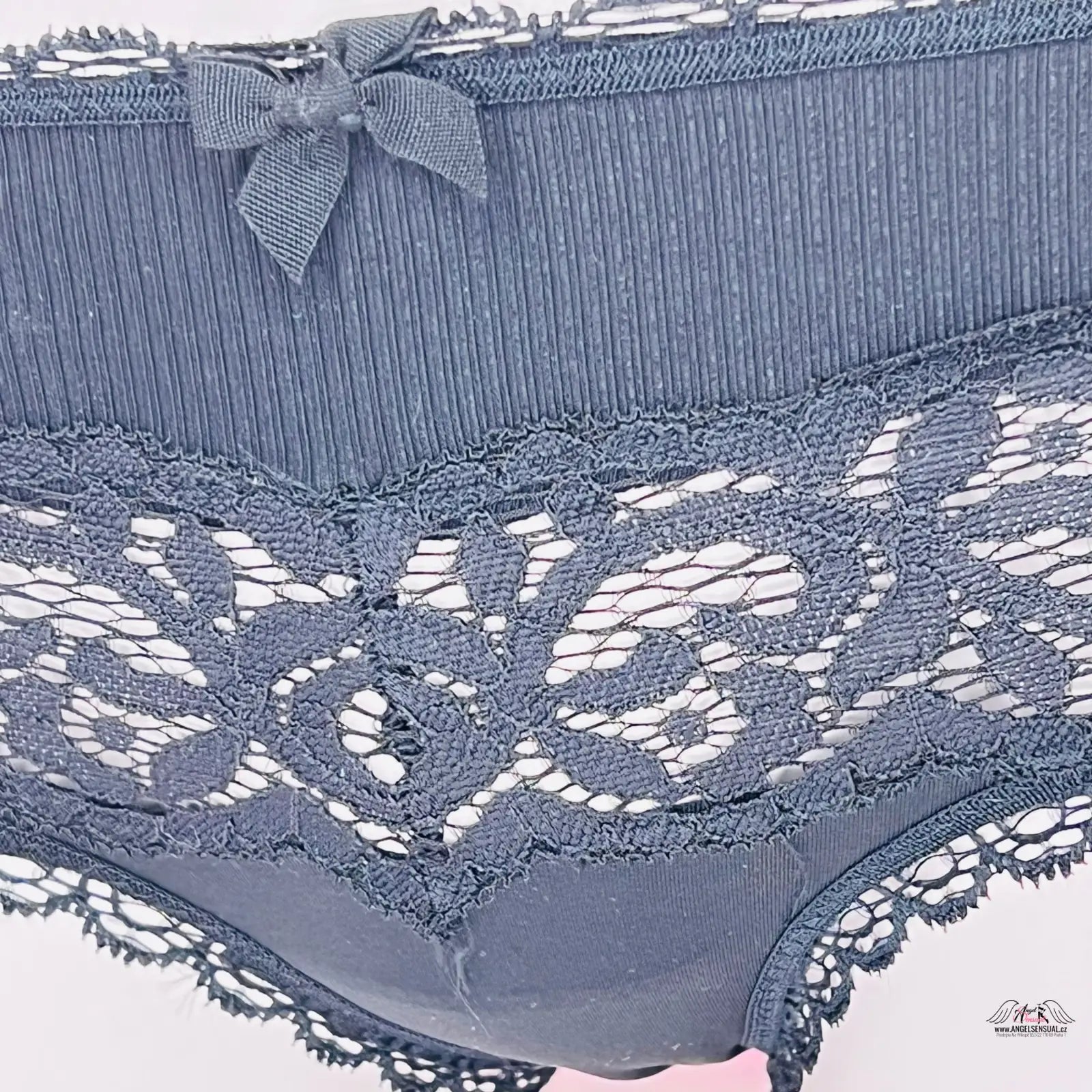 Dámské krajkové bikiny kalhotky s krajkovými detaily a mašličkami, Victoria’s Secret