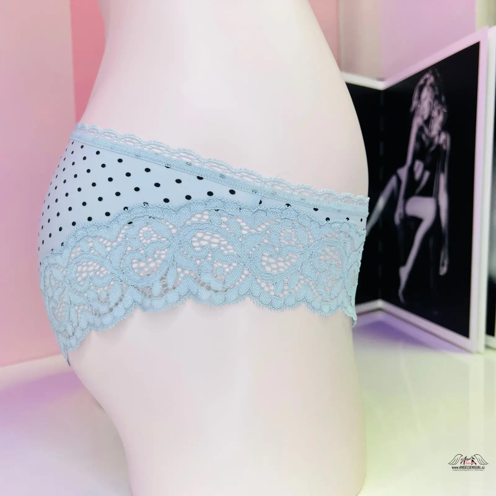 Krajkové kalhotky bikini Victoria’s Secret s puntíky, whispers of luxury