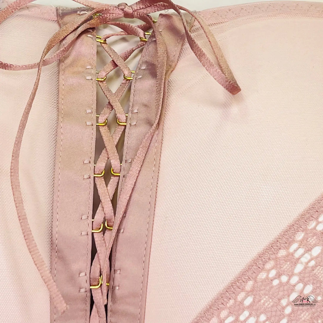 Růžové síťované kalhotky s krajkou a mašličkou v produktu Victoria’s Secret Kalhotky s Vázáním na Mašličku