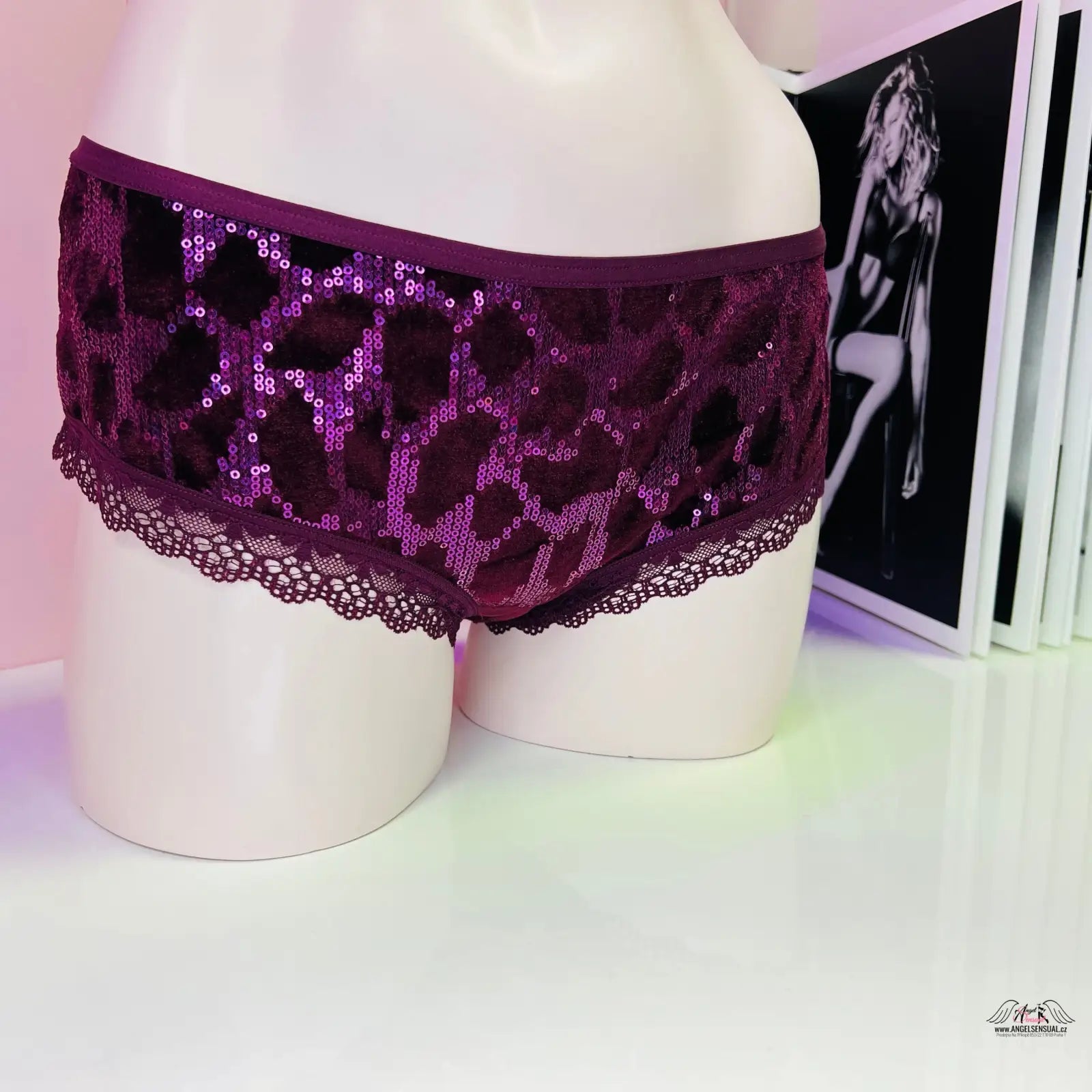 Victoria’s Secret velmi svůdné síťované kalhotky s flitry a krajkou