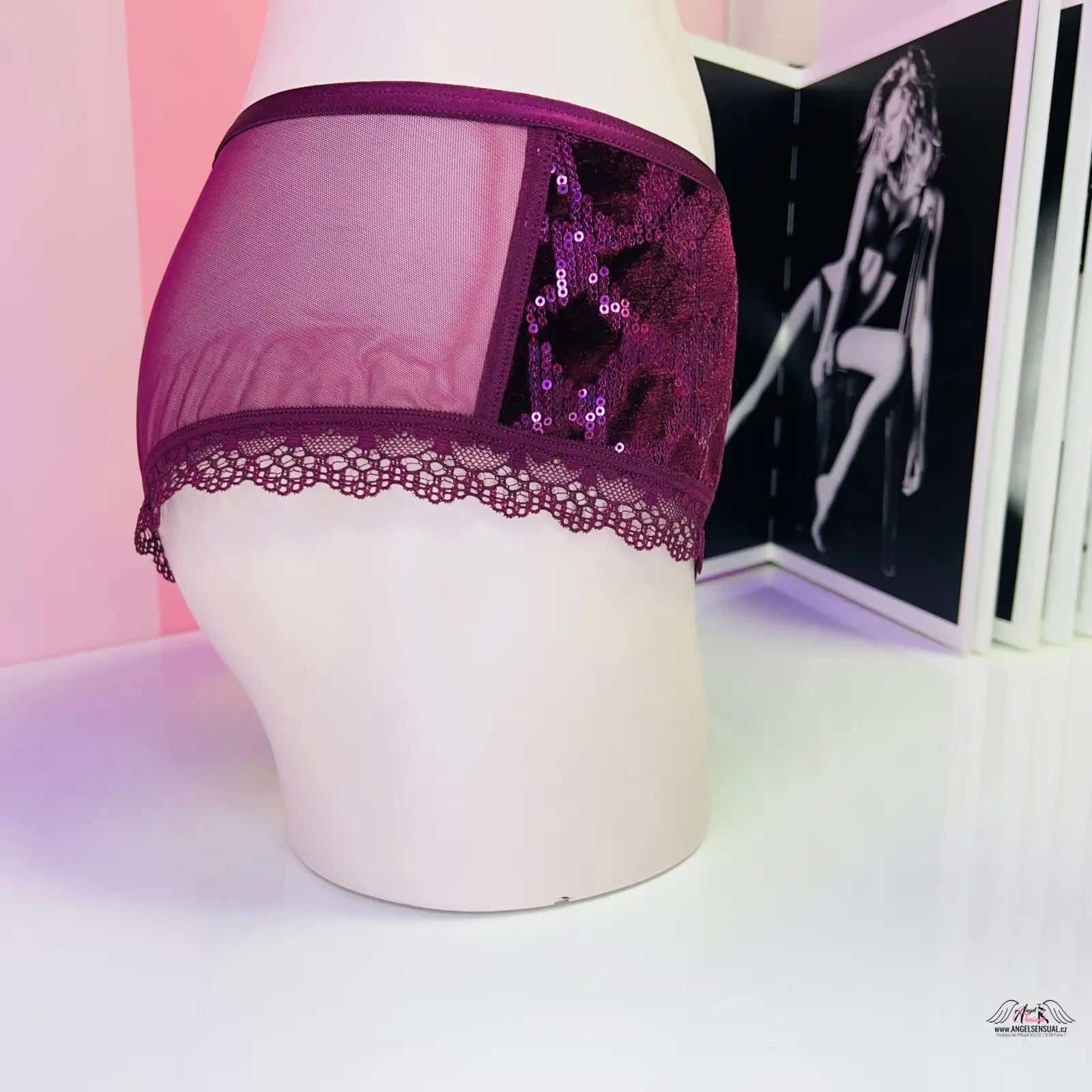 Victoria’s Secret velmi svůdné kolekce Very Sexy síťované kalhotky s flitry