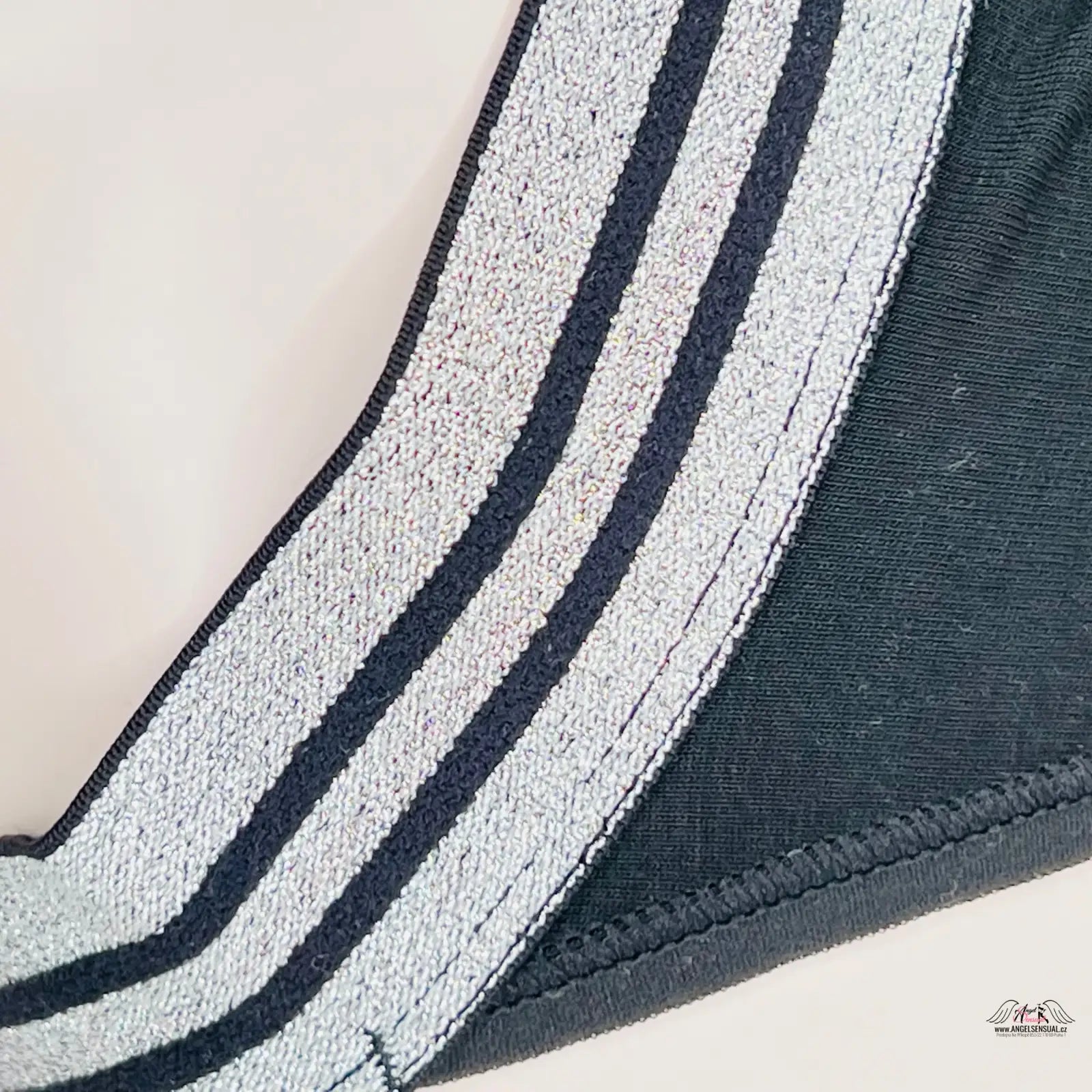 Černé bikiny s pruhy a stříbrným pruhem na Victoria’s Secret Kalhotky Vyšší Pas