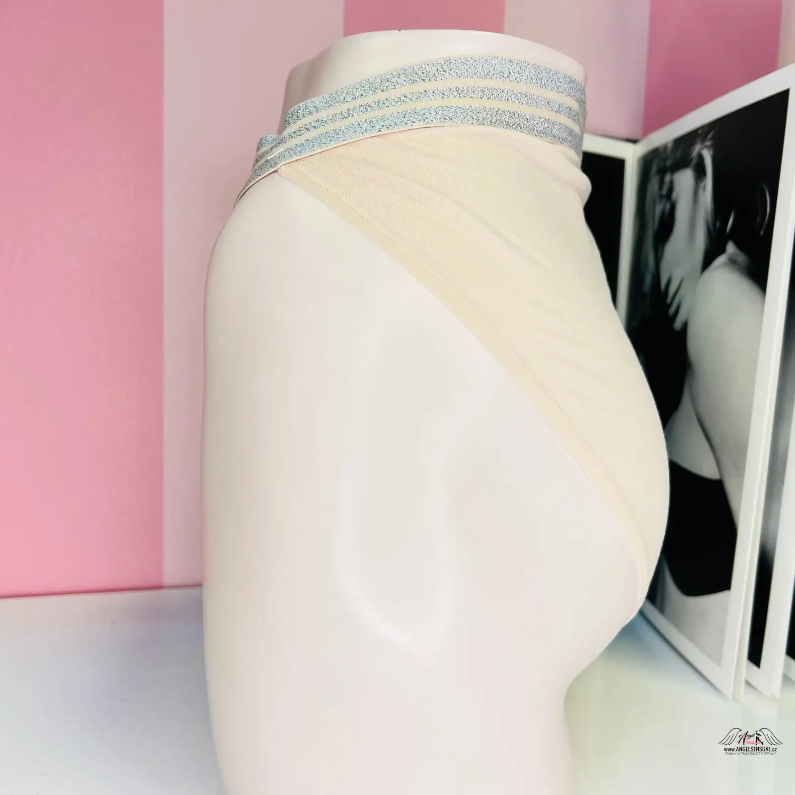Manne s obrázkem ženy na Victoria’s Secret Kalhotky Vyšší Pas Více Barev, Černé bikiny, stříbrným pruhem