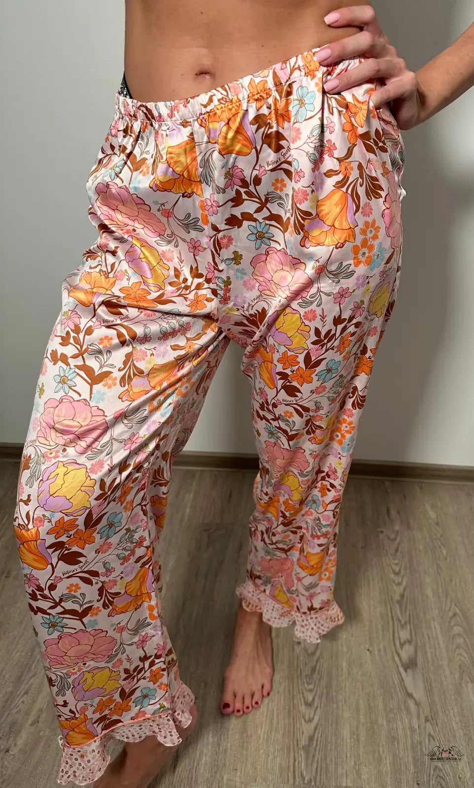 Floral print kalhoty satin floral s ruffled hemami, luxusní kalhoty satin květinový potisk