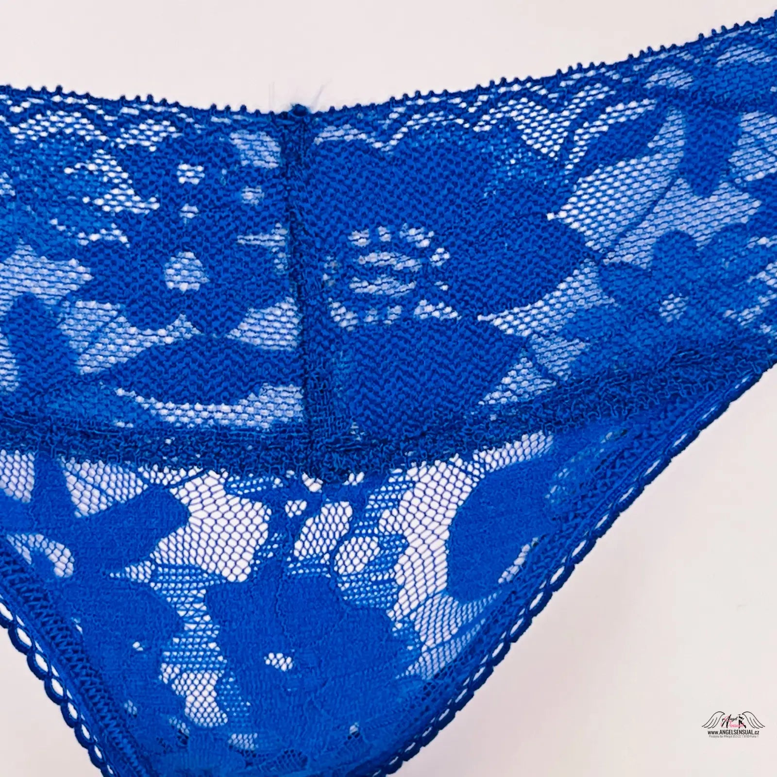 Blue krajkové kalhotky s květinovým vzorem z kolekce Victoria’s Secret lingerie