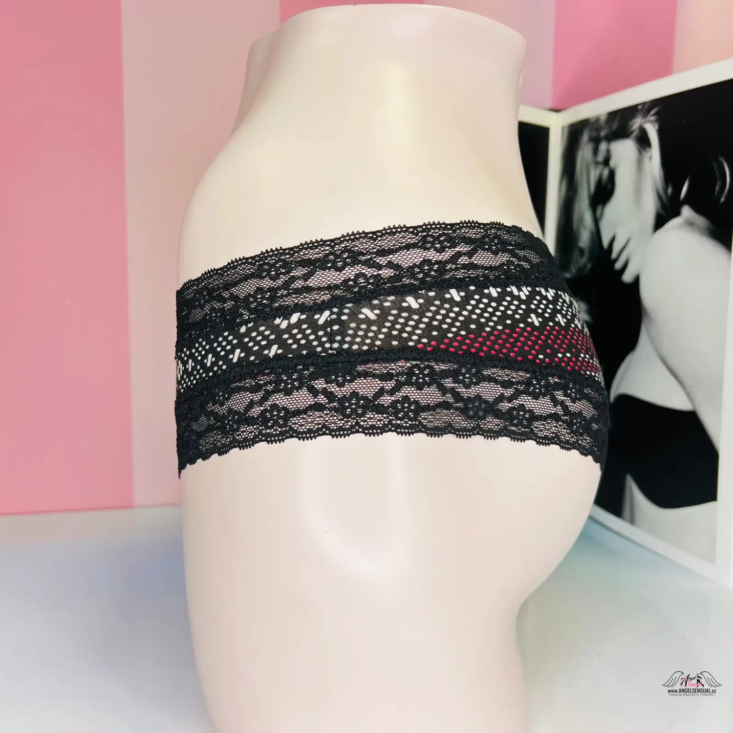 Victoria’s Secret krajkové kalhotky, dámské prádlo lingerie, elegantní apparel & accessories