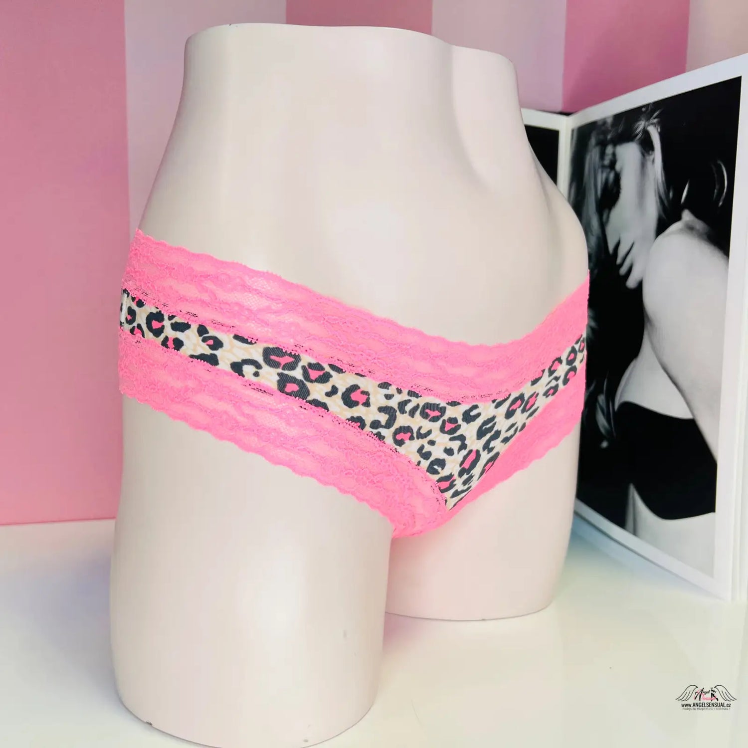 Victoria’s Secret krajkové kalhotky s růžovým a leopardím vzorem, ideální lingerie
