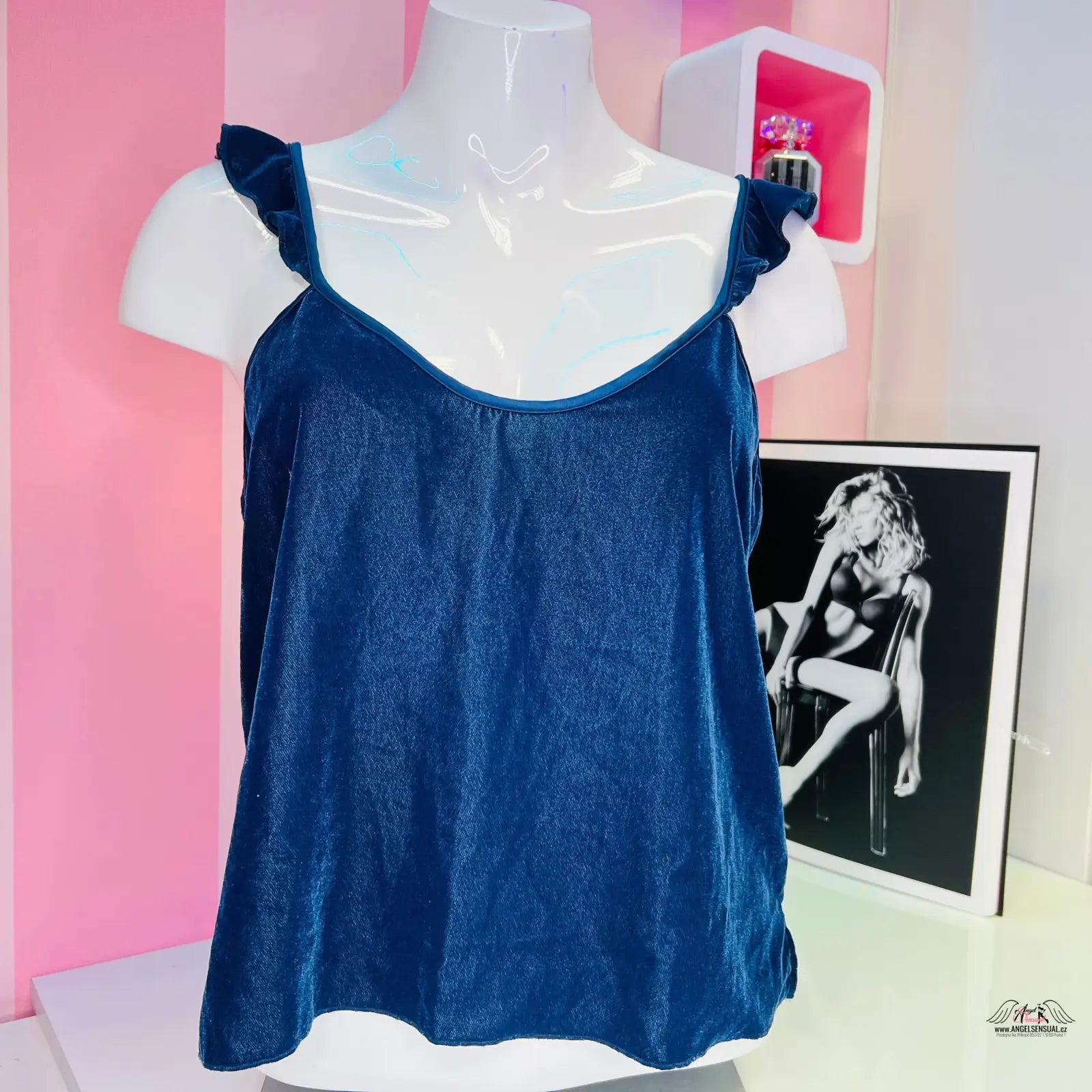 Semišový top Victoria’s Secret velice příjemný s nastavitelné ramínky, apparel & accessories