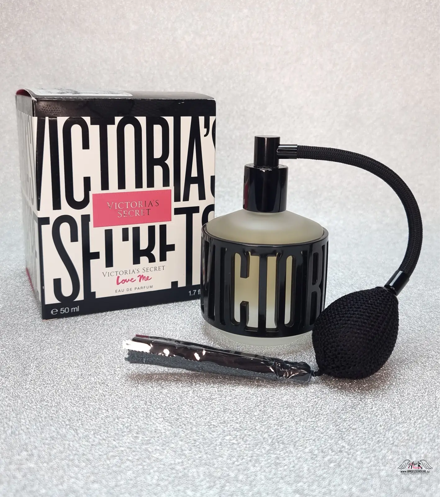 Victoria’s Secret Love Me parfémová láhev s krabicí pro moderní ženu, vůně květů hořkého pomeranče