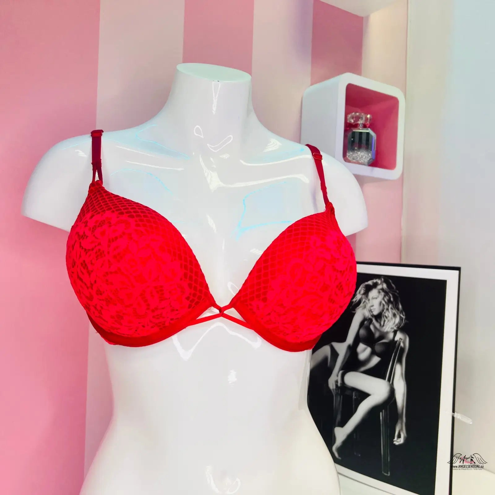 Victoria’s Secret luxusní push up podprsenka Červená s krajkou