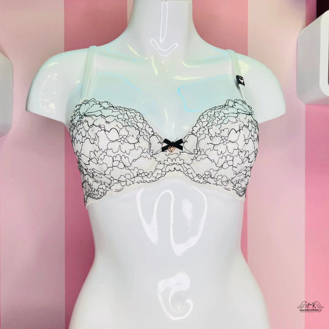 Victoria’s Secret krajková victoria podprsenka s květinovým vzorem na figuríně