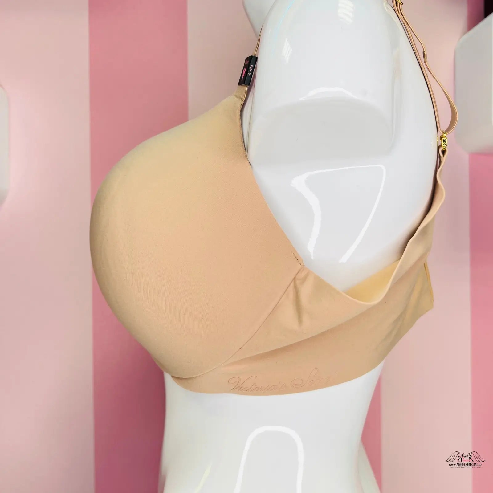 Beige angel sensual nastavitelnými ramínky pohodlná podprsenka Victoria’s Secret Podprsenka Matná Bez Kostice na bílém modelu
