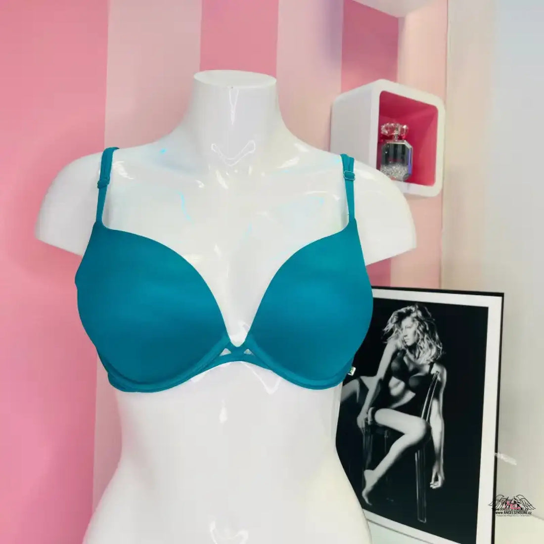 Teal modrá push-up podprsenka Victoria’s Secret s maximálním pohodlím na mannequin