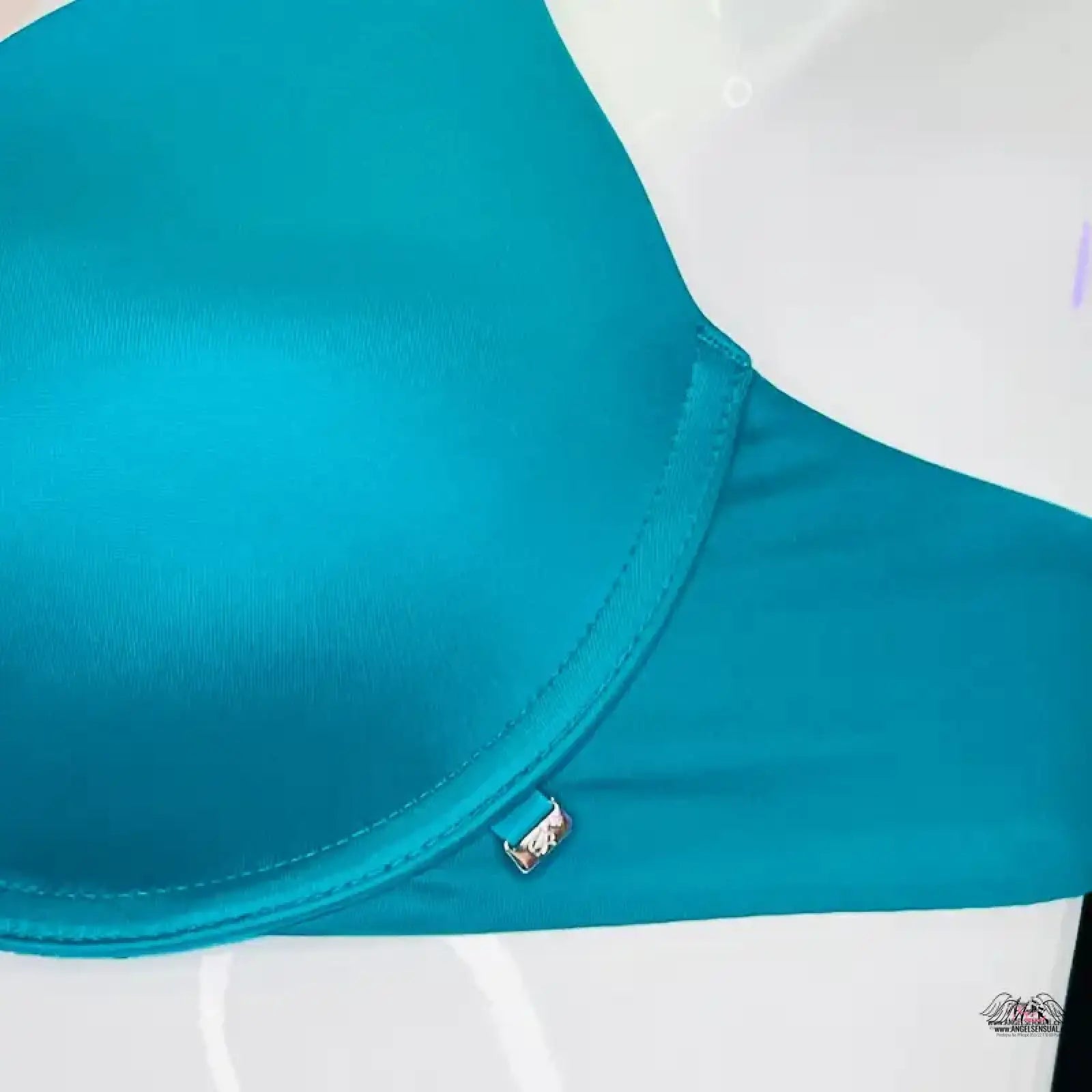 Teal push up podprsenka Victoria’s Secret s malým stříbrným přívěskem, maximální pohodlí