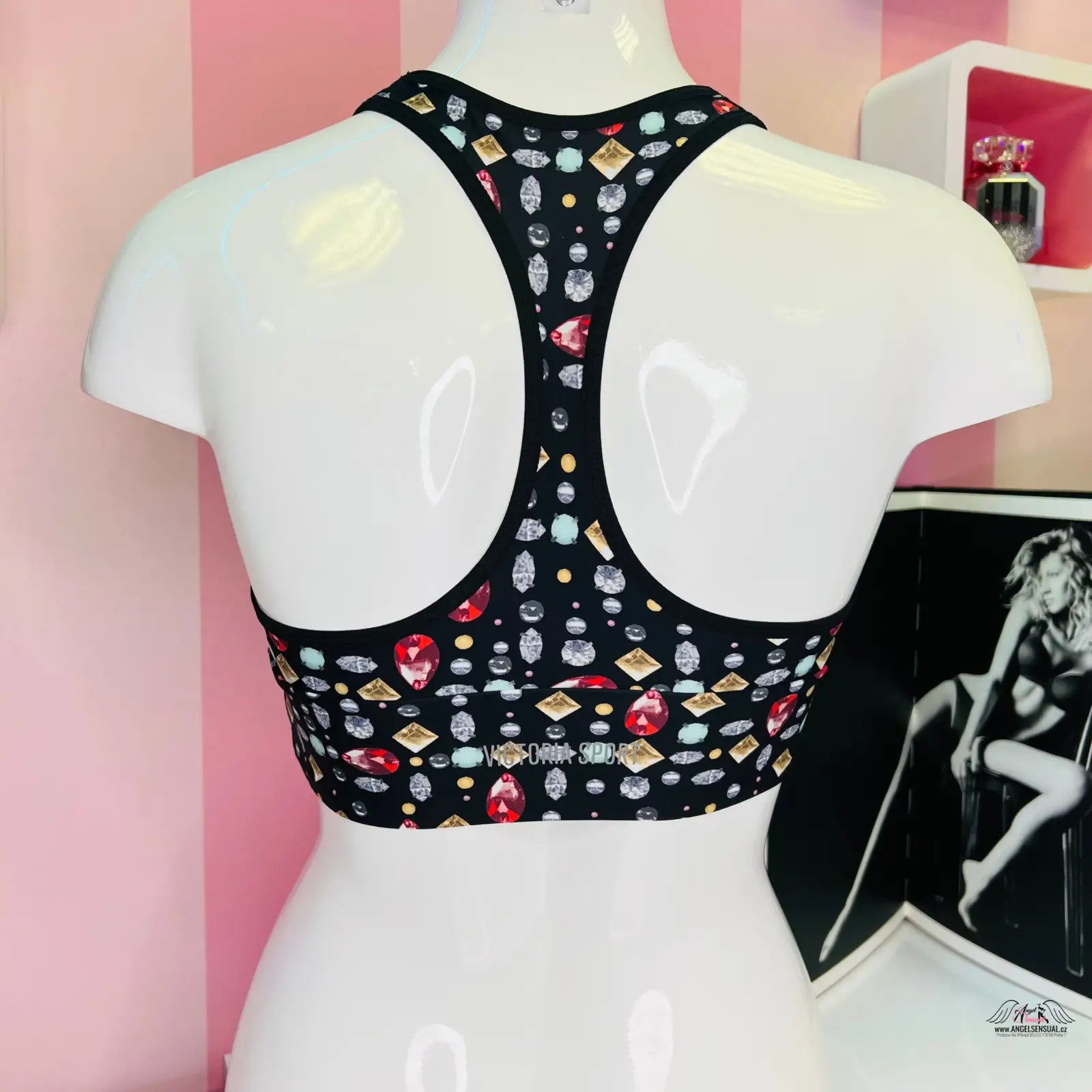 Black sportovní podprsenka s diamantovým vzorem a diamantovými vzory