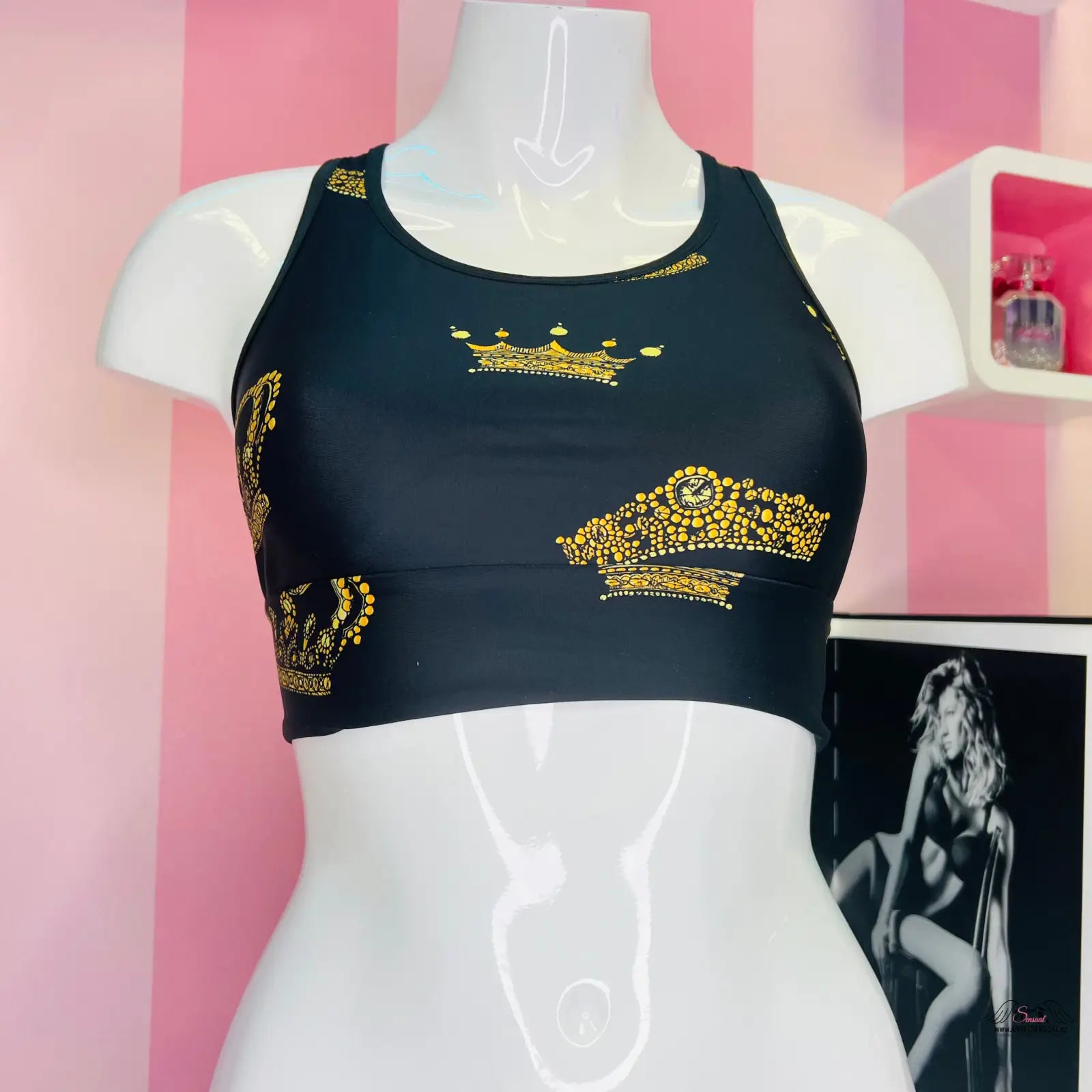 Black sportovní podprsenka s zlatými korunkami, okouzlující sportovní podprsenka Agent Provocateur