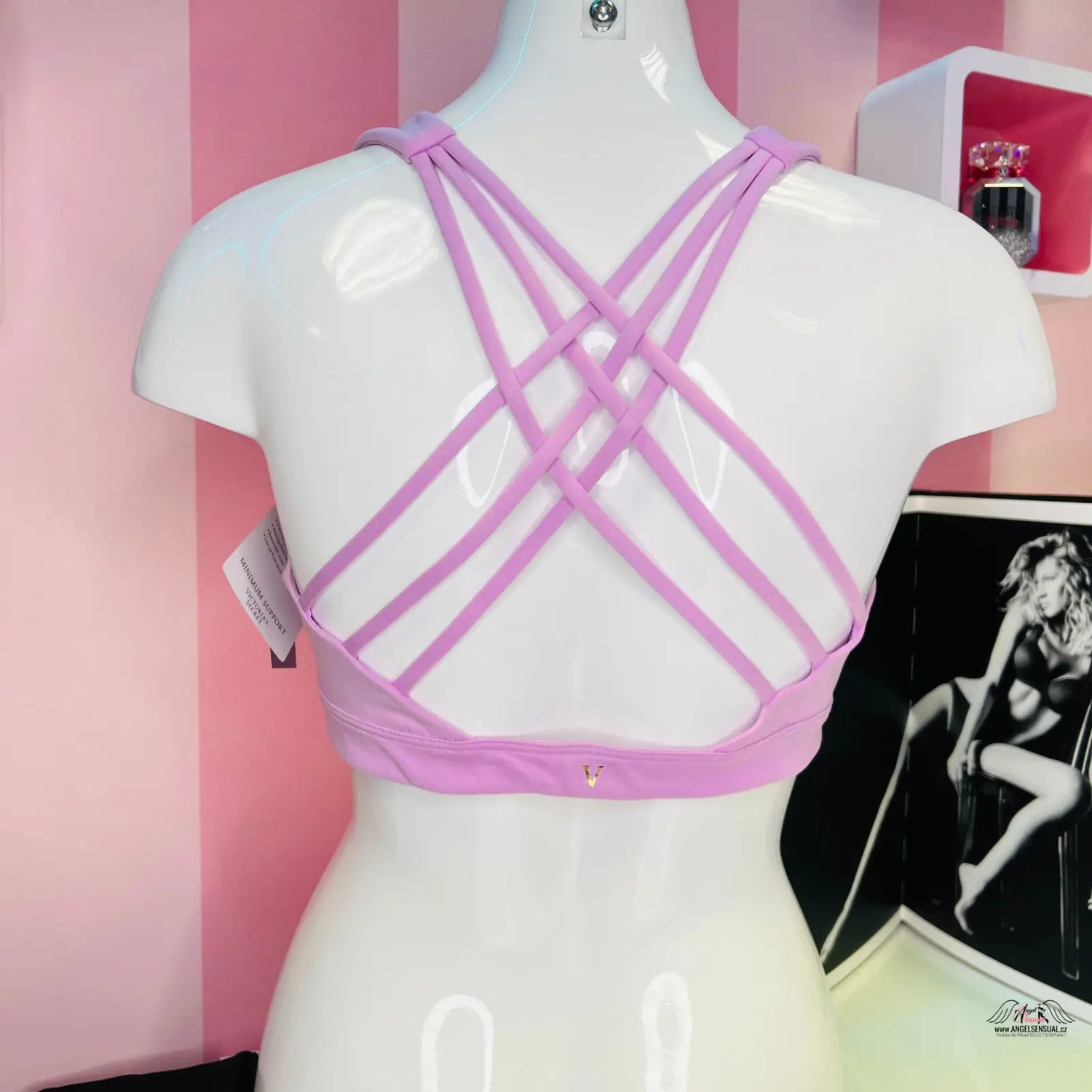Lavender sportovní podprsenka Victoria’s Secret s vykrojenými zády a strappy design