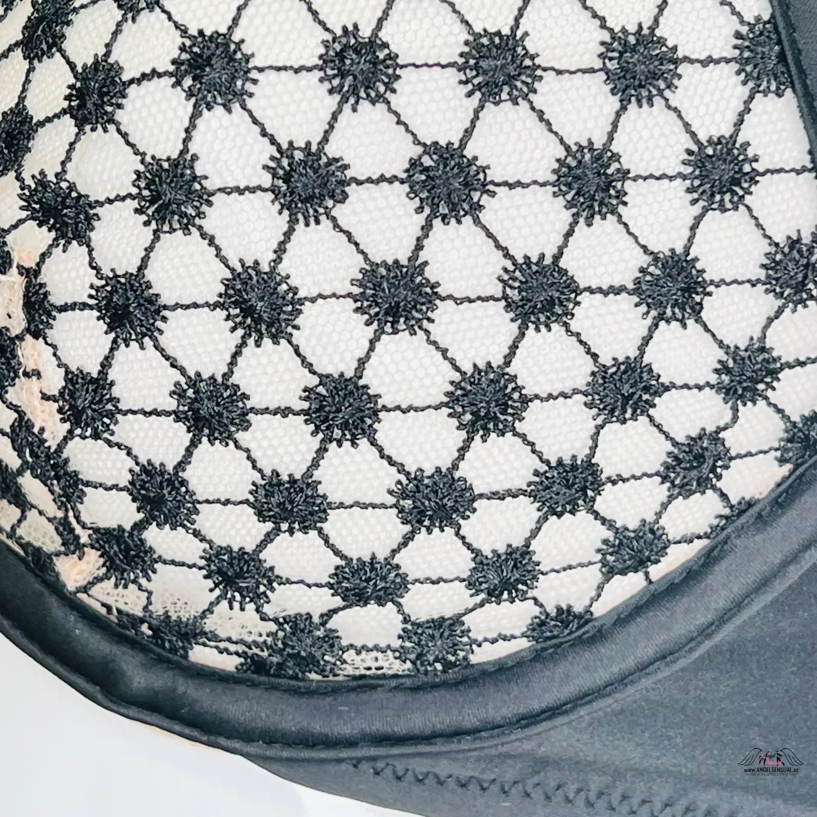 Victoria’s Secret Podprsenka Secret Unlined s kruhovou síťkou a hvězdicovými průsečíky