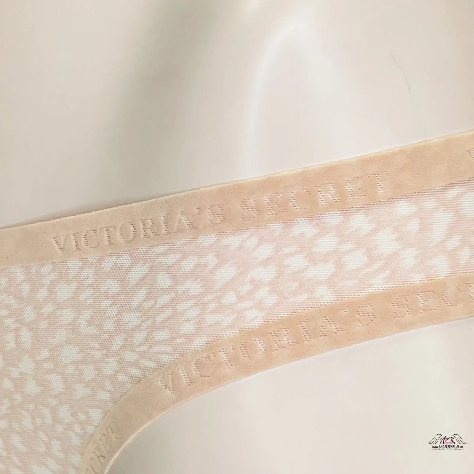 Ženské průsvitné tělové kalhotky Victoria’s Secret s bílou krajkou, elegantní a sexy