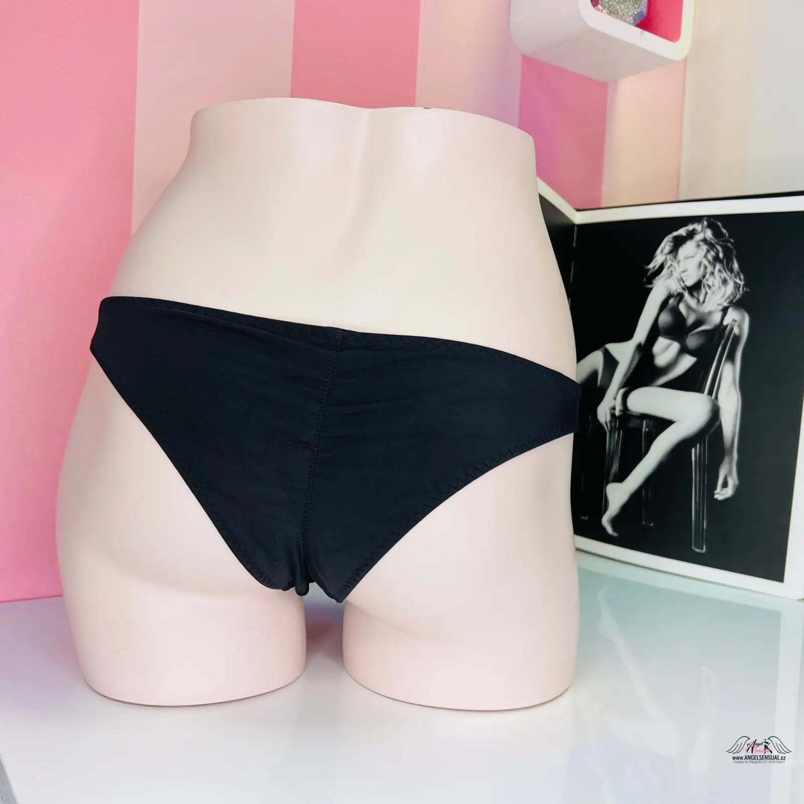 Black bikini bottoms with ozdobnými šňůrkami from Victoria’s Secret sexy spodní díl plavek