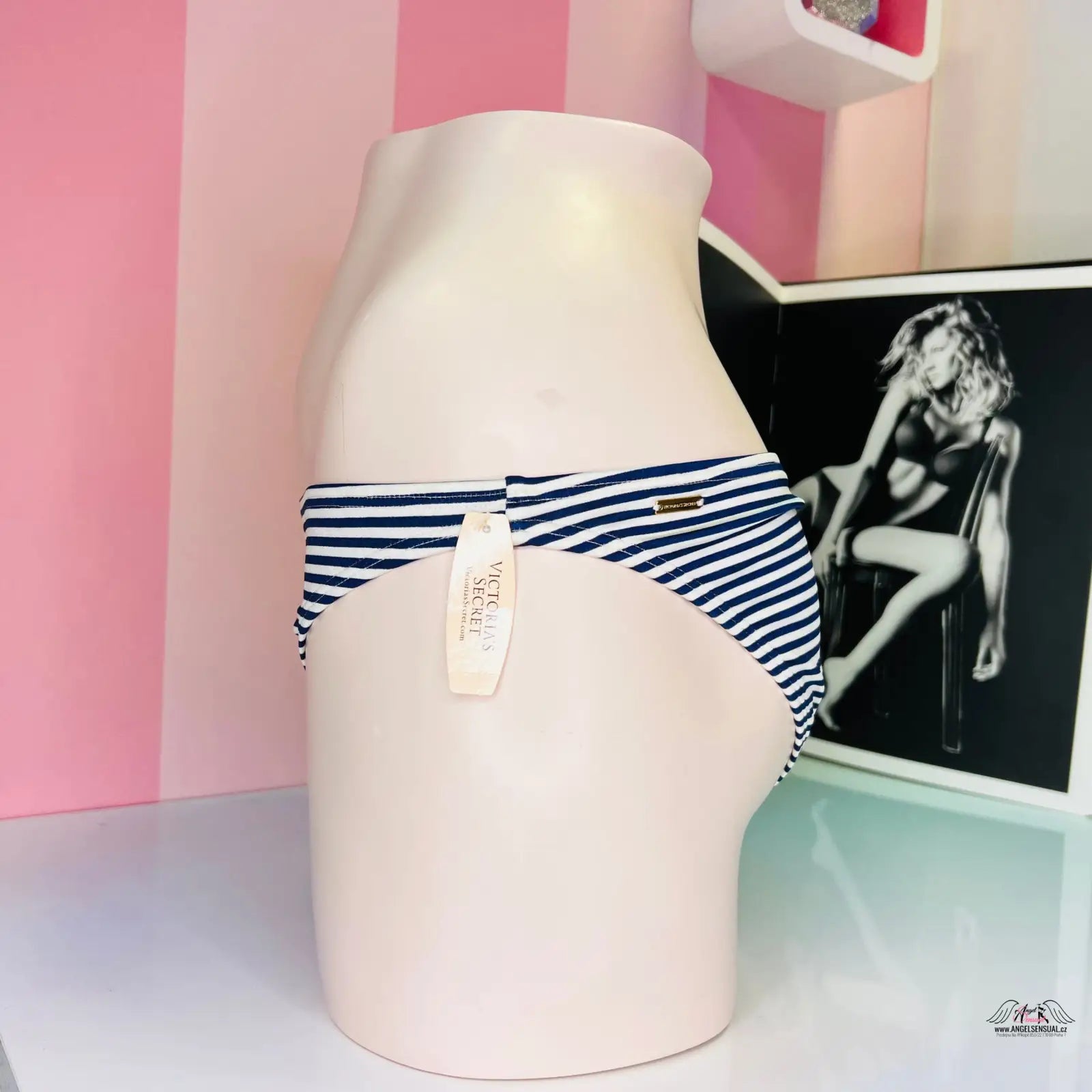 Pruhovaný spodní díl plavek Victoria’s Secret Navy Proužek, stylový pruhovaný spodní díl