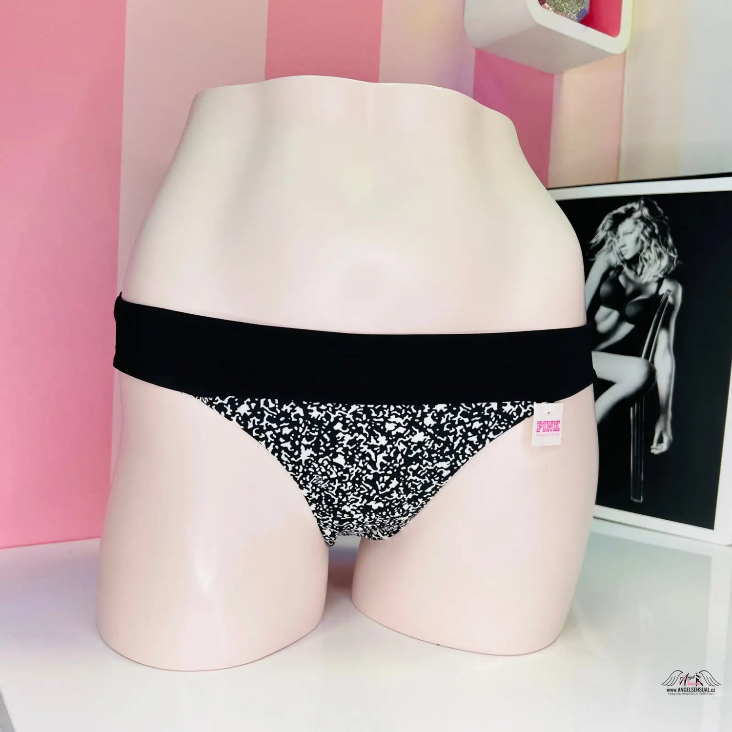 Černobílý vzorovaný stylový spodní díl plavek s vyšším pasem od Victoria’s Secret